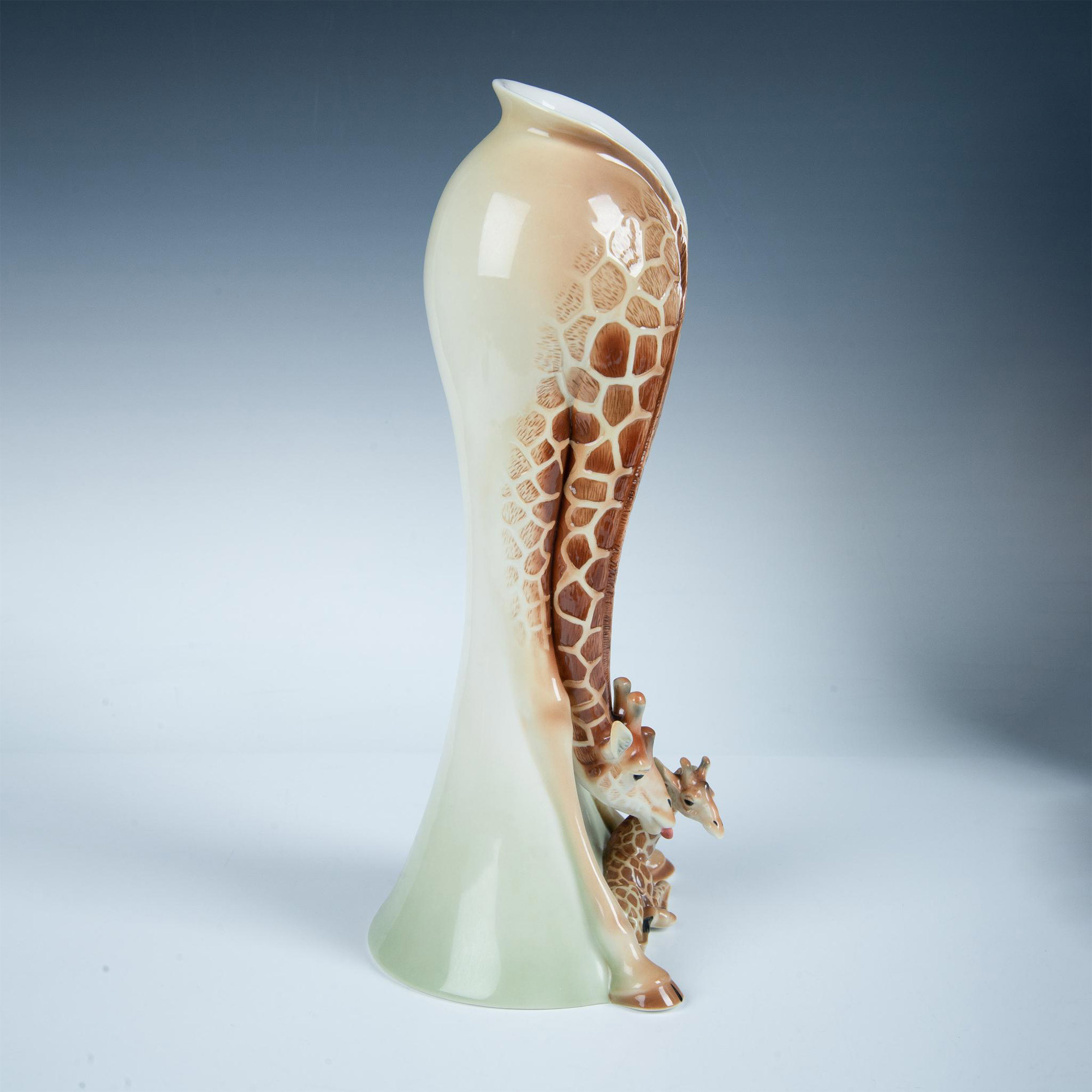 Franz Collection Porcelain Endless Beauty Vase, FZ00233 - Image 3 of 7