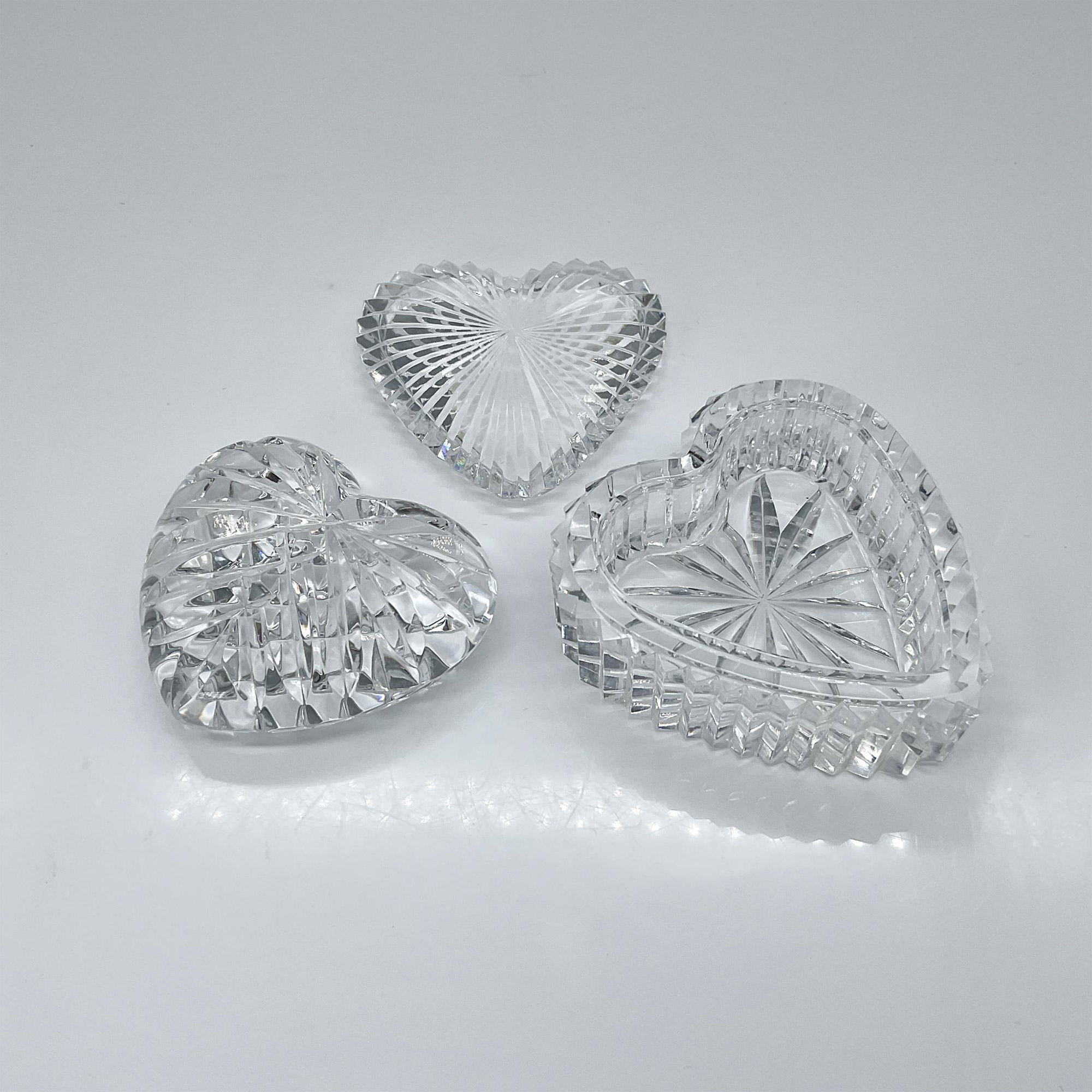 Pair of Waterford Crystal Hearts, Paperweight & Charm Box - Bild 3 aus 3
