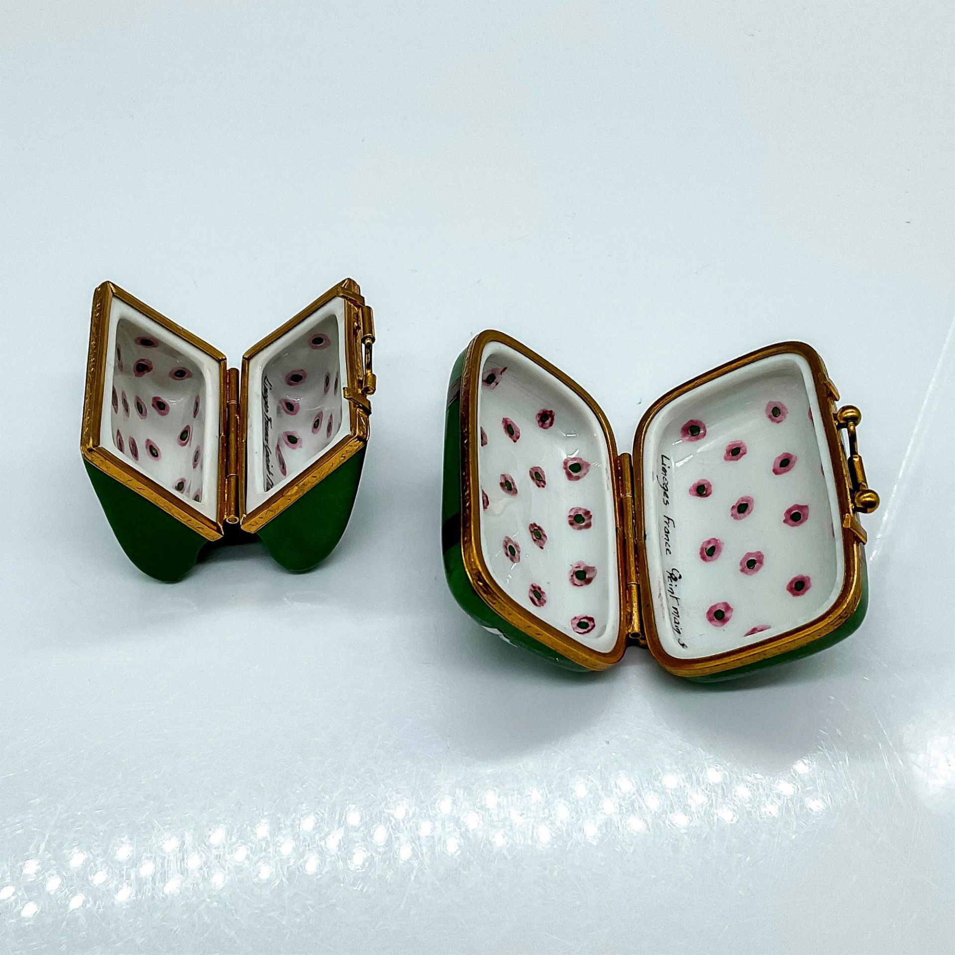 Pair of Limoges SE Porcelain Suitcase Boxes - Bild 2 aus 2