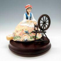 Spinning HN2390 - Royal Doulton Figurine