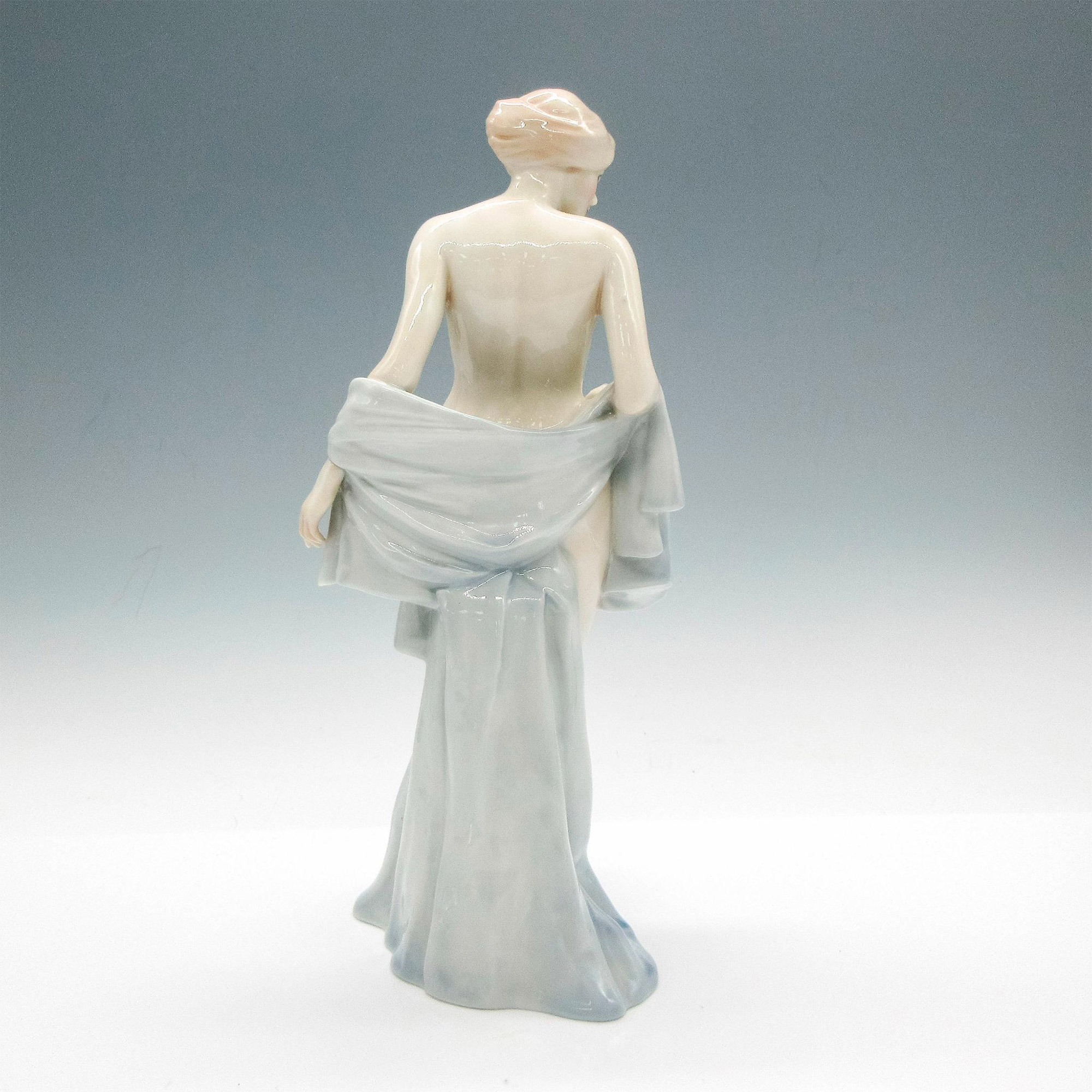 Bathing Beauty HN3156 - Royal Doulton Figurine - Image 2 of 3