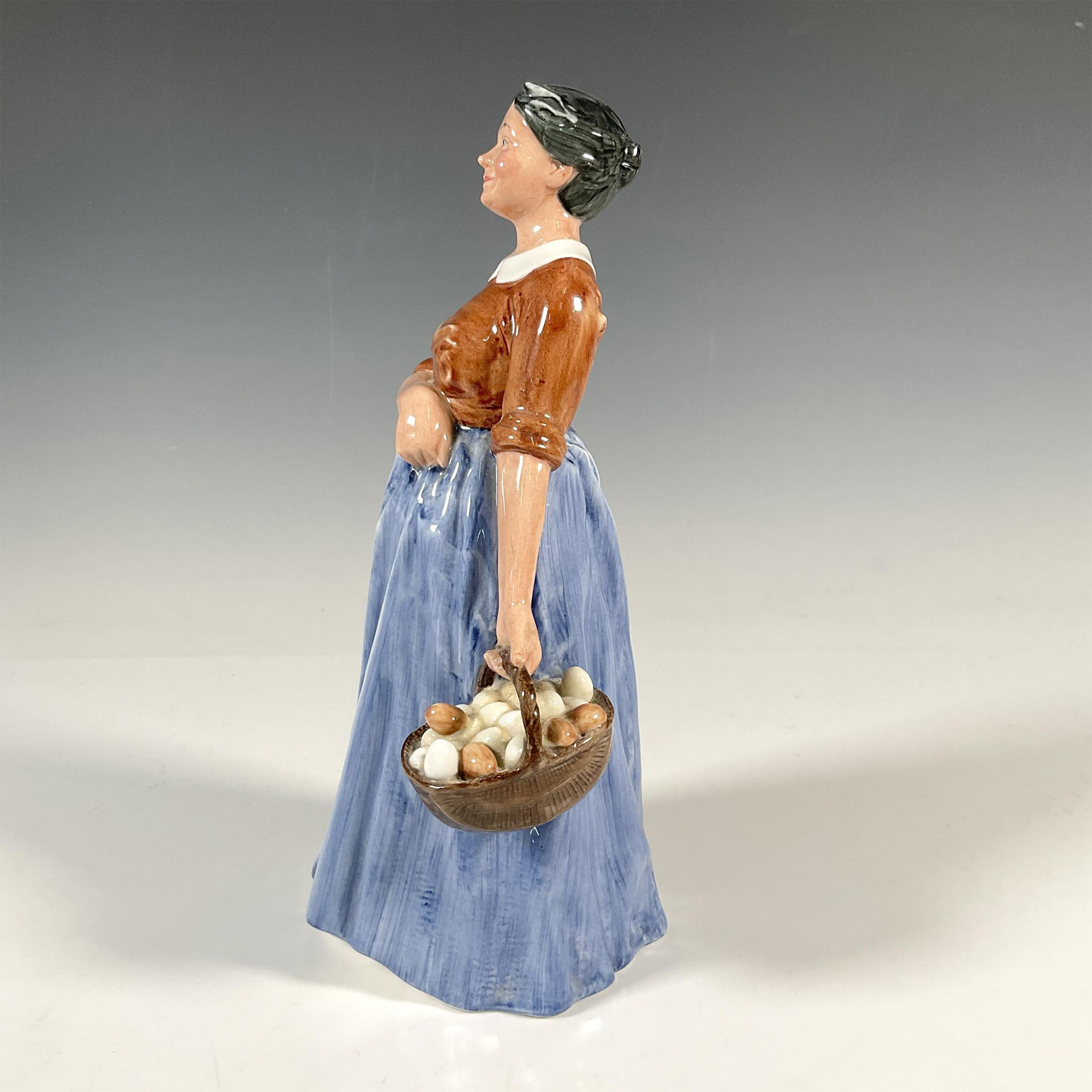 Farmer's Wife HN3164 - Royal Doulton Figurine - Image 4 of 5
