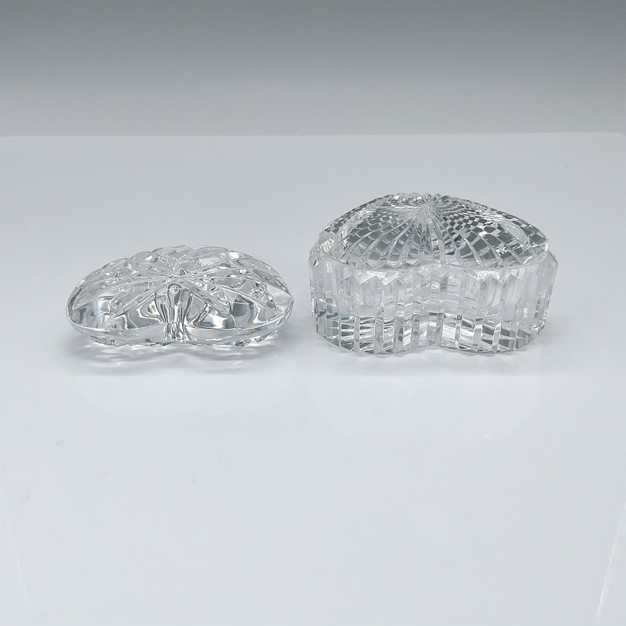 Pair of Waterford Crystal Hearts, Paperweight & Charm Box - Bild 2 aus 3