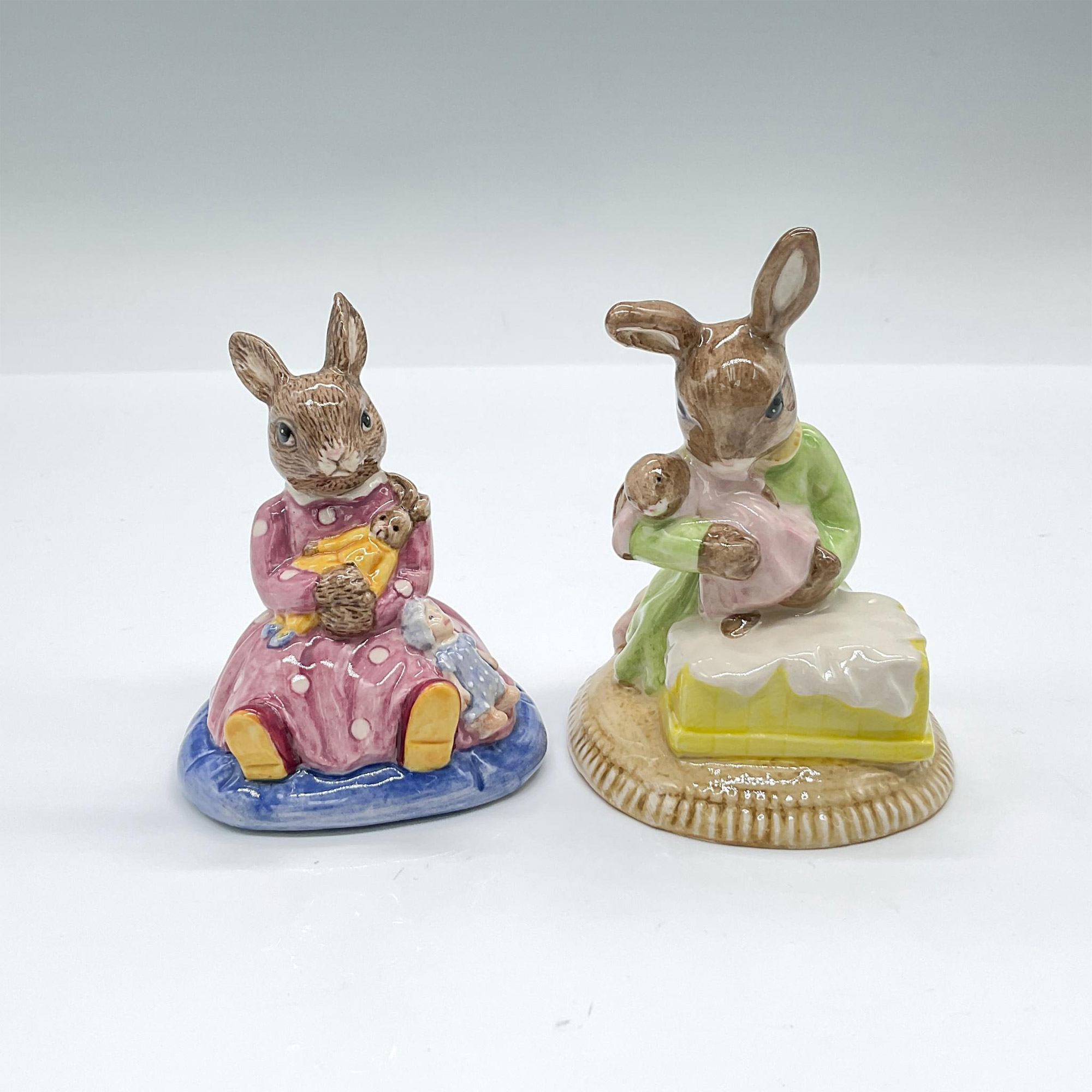 2pc Royal Doulton Bunnykins Figurines, Figurines Sweet Dreams DB276/443