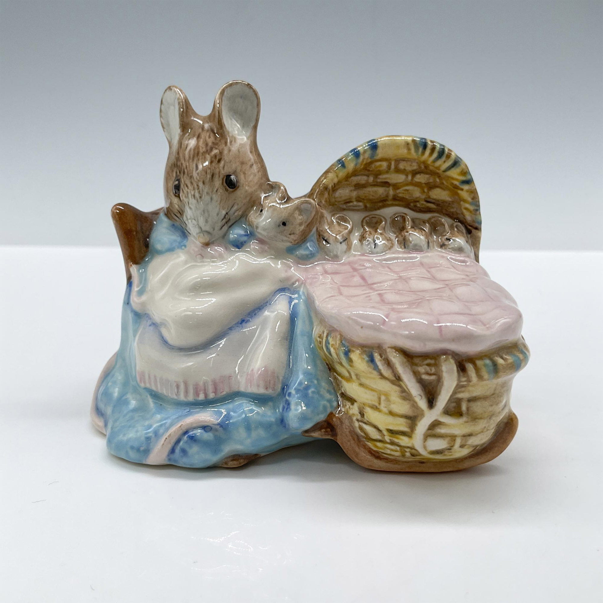 Royal Albert Beatrix Potter Figurine, Hunca Munca