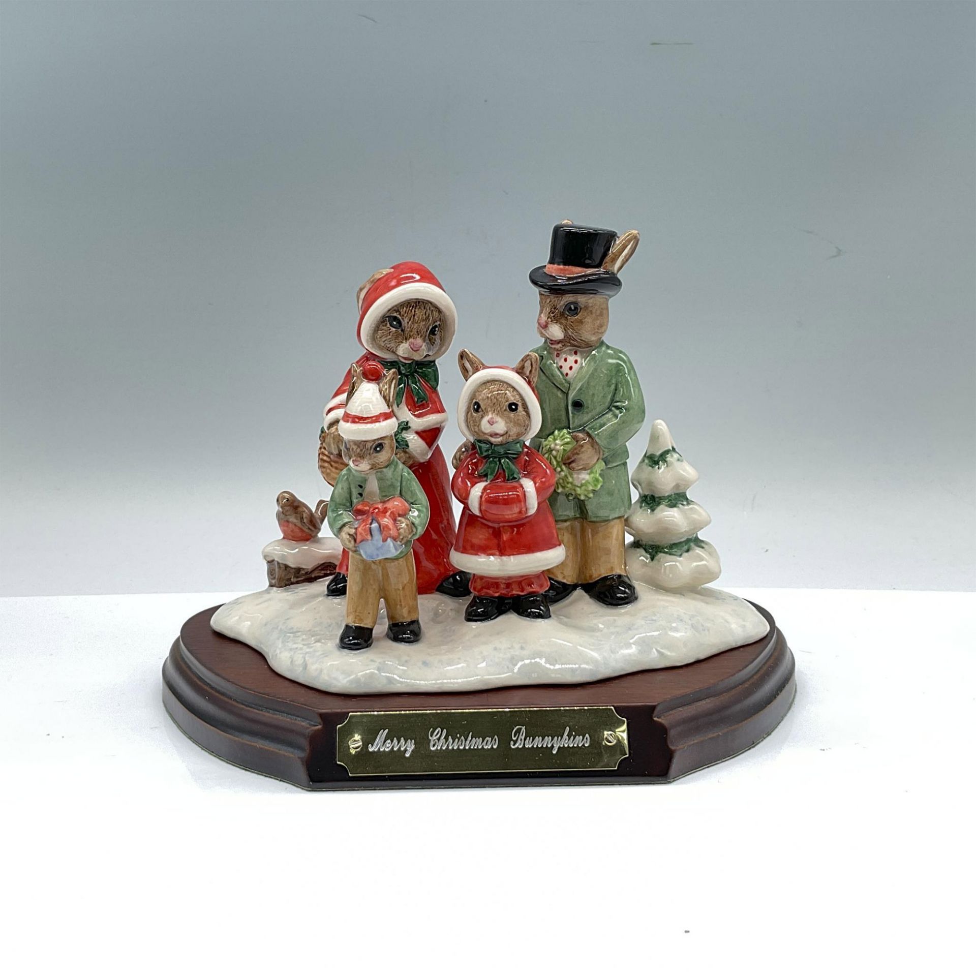 Royal Doulton Bunnykins Tableau Merry Christmas DB194 + Base