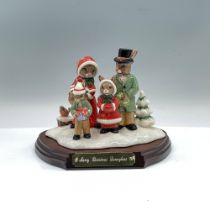 Royal Doulton Bunnykins Tableau Merry Christmas DB194 + Base