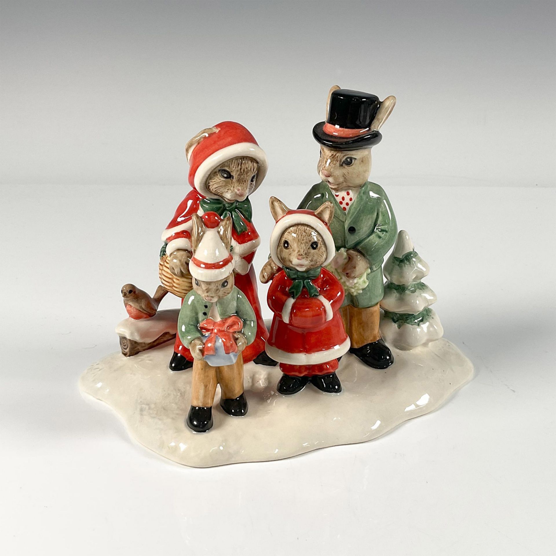 Royal Doulton Bunnykins Figurine, Merry Christmas DB194