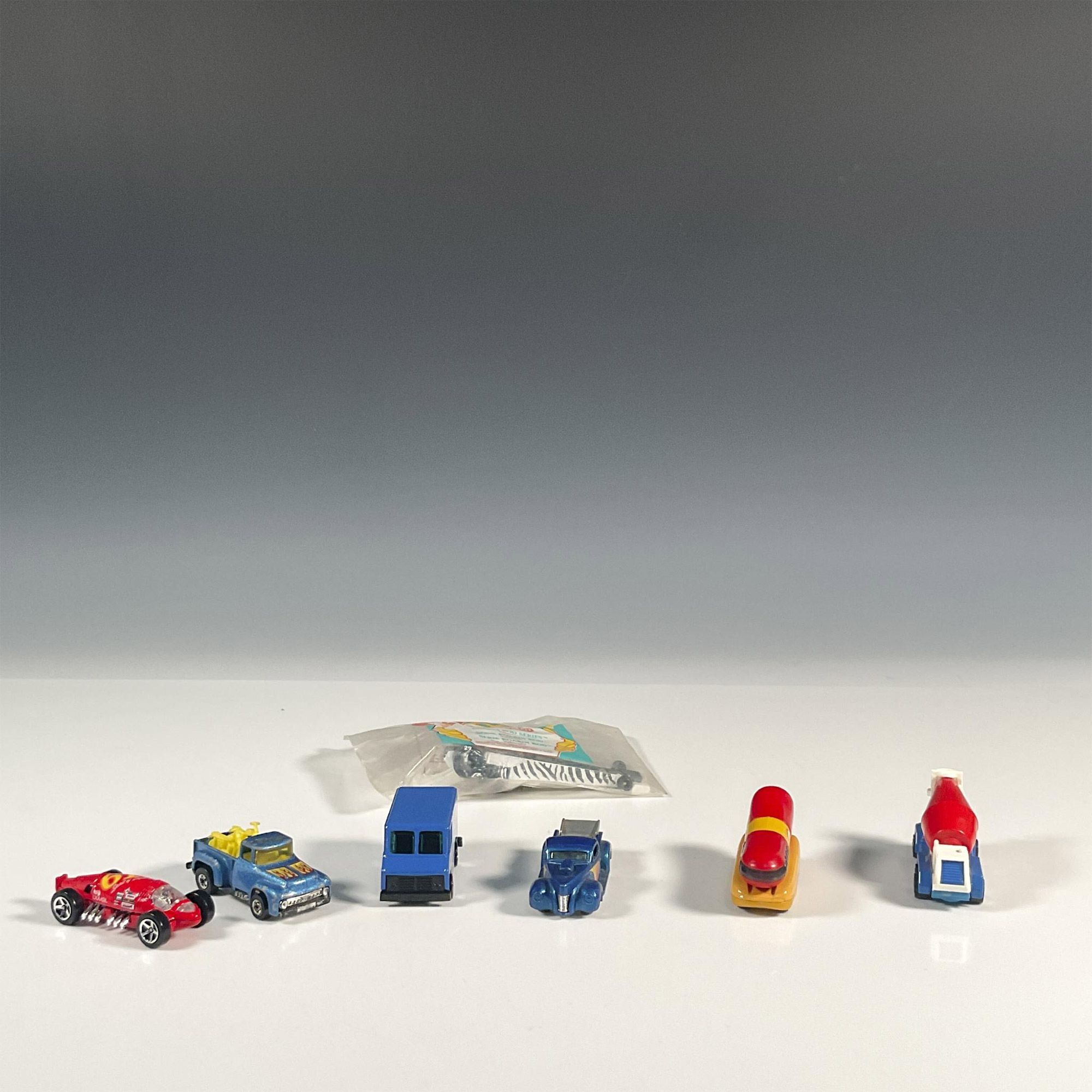 7pc Hot Wheels Toy Cars, Variety Set - Bild 2 aus 7