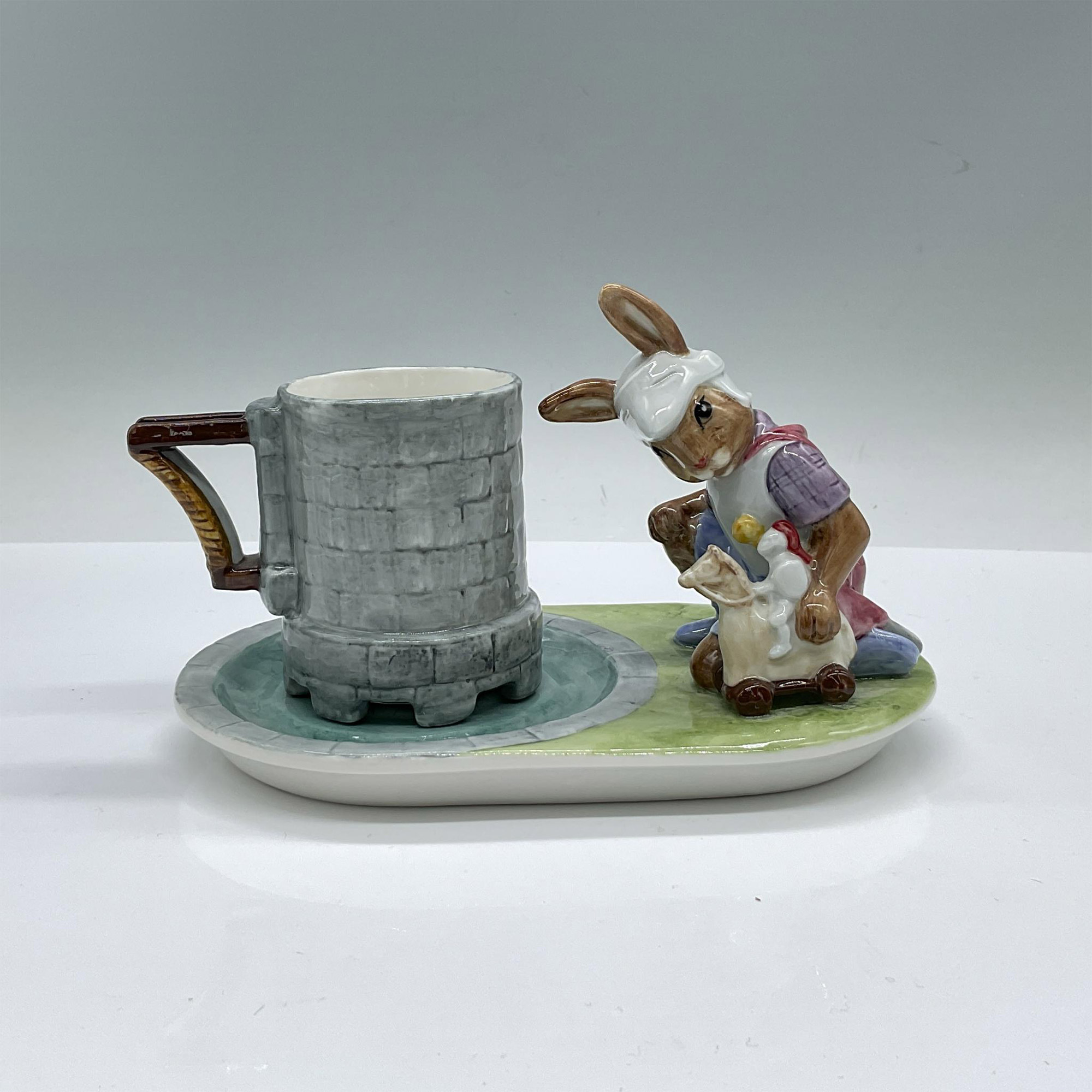 Royal Doulton Bunnykins Teacup + Saucer DBD3