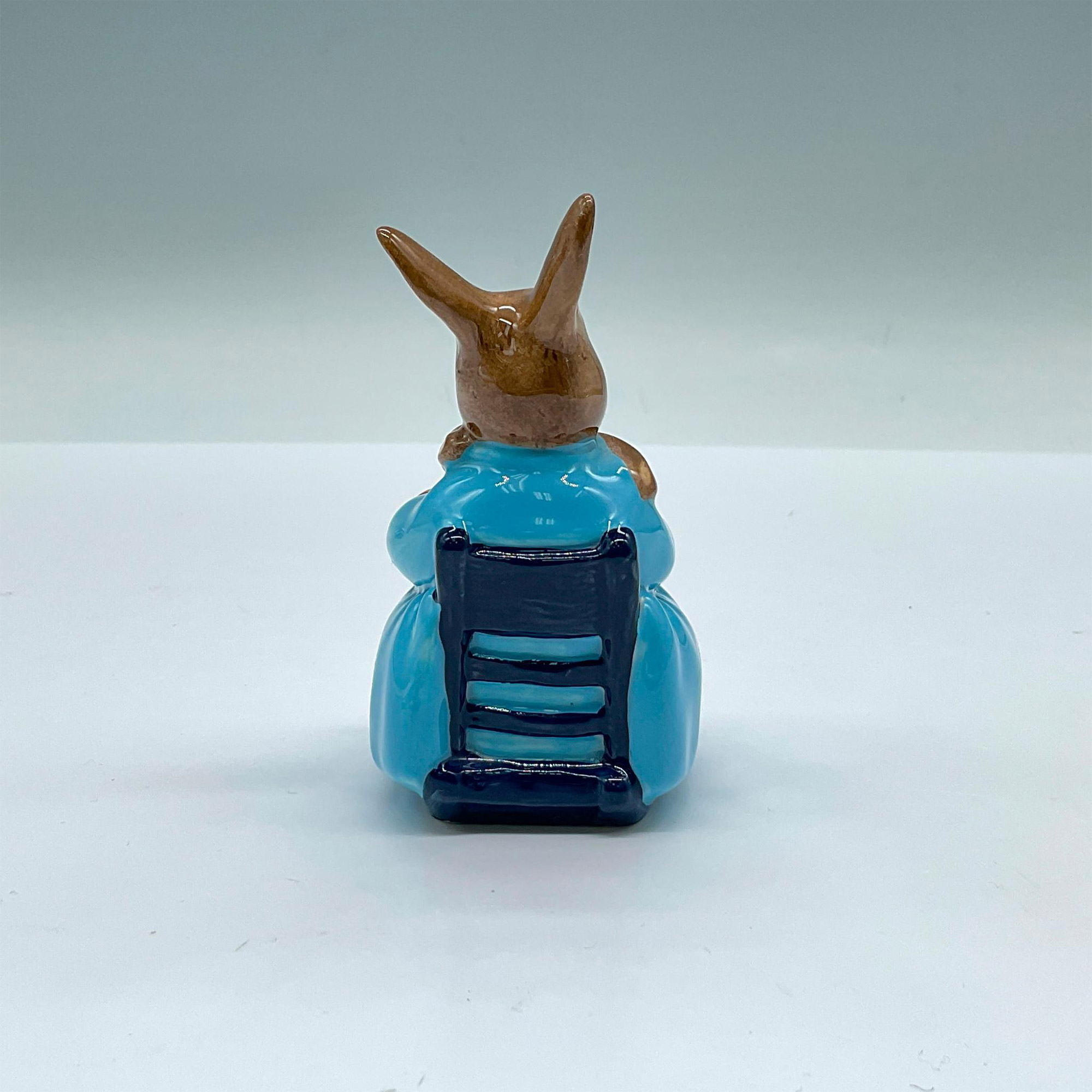 Royal Albert Beatrix Potter Figurine, Mrs Rabbit and Bunnies - Image 2 of 3