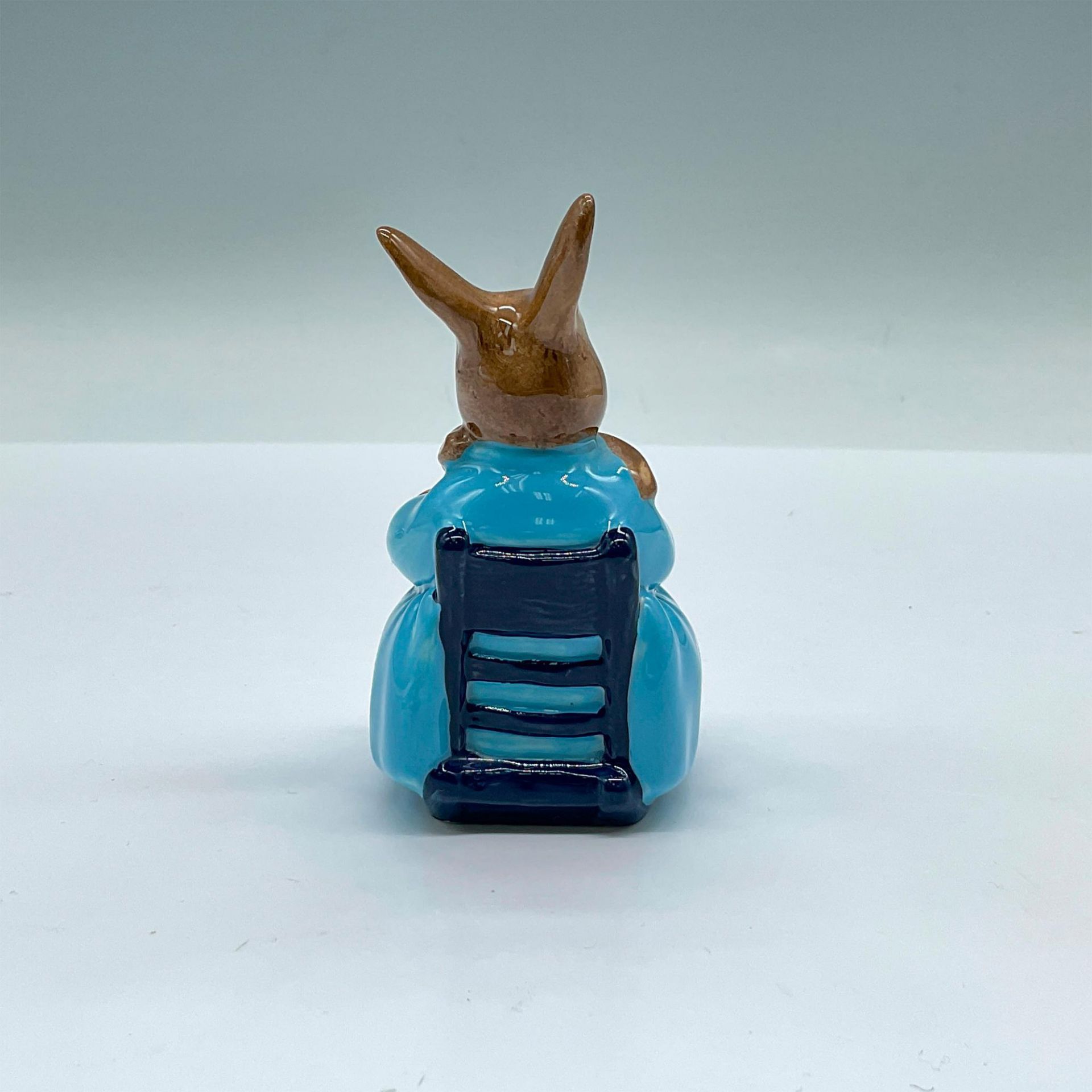 Royal Albert Beatrix Potter Figurine, Mrs Rabbit and Bunnies - Image 2 of 3