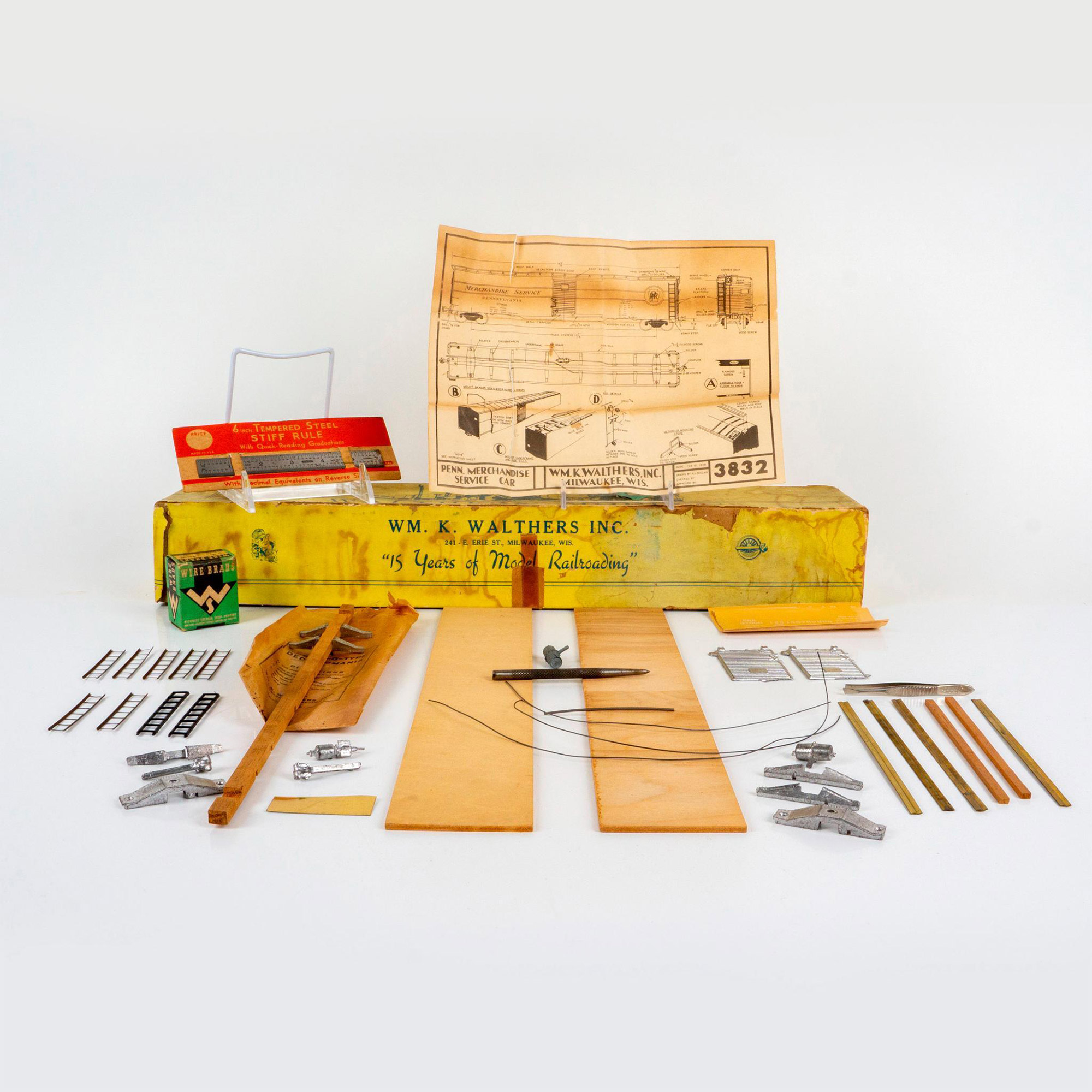Vintage Walthers Models Railroads Train Kit Box with Parts - Image 3 of 3