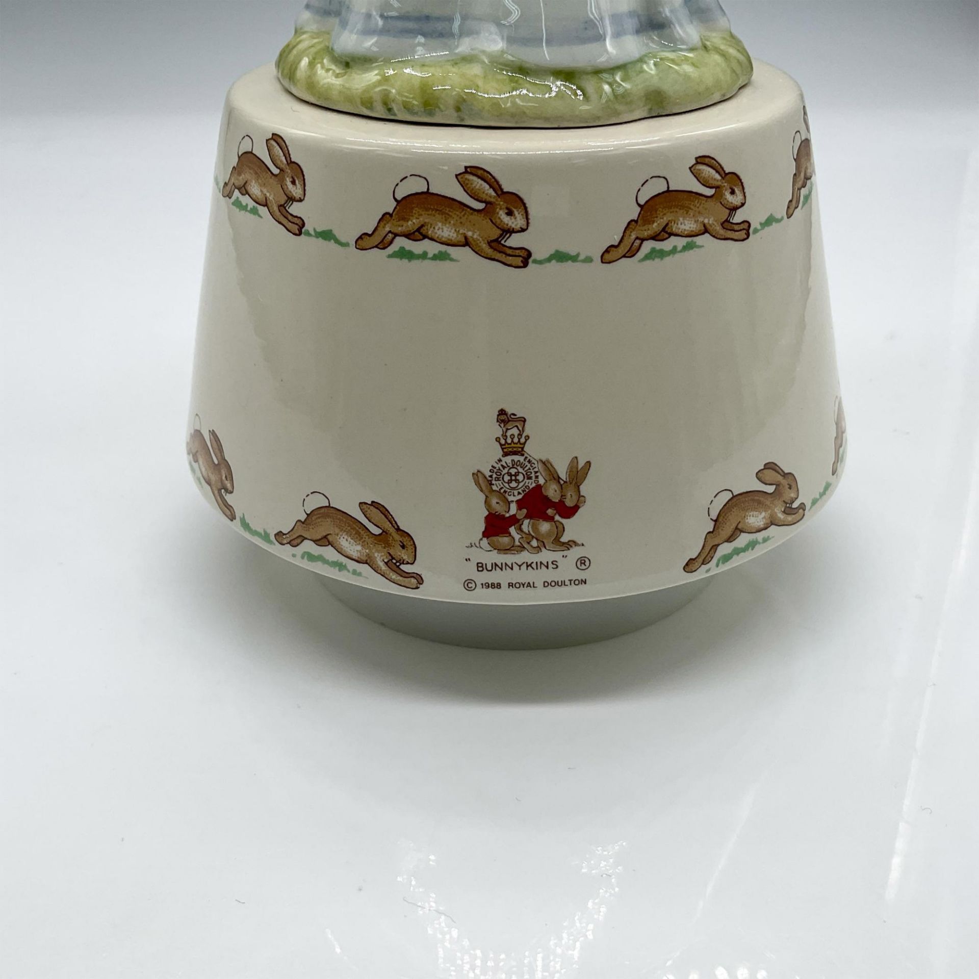 Royal Doulton Bunnykins Music Box, Easter Parade DB019 - Image 4 of 4