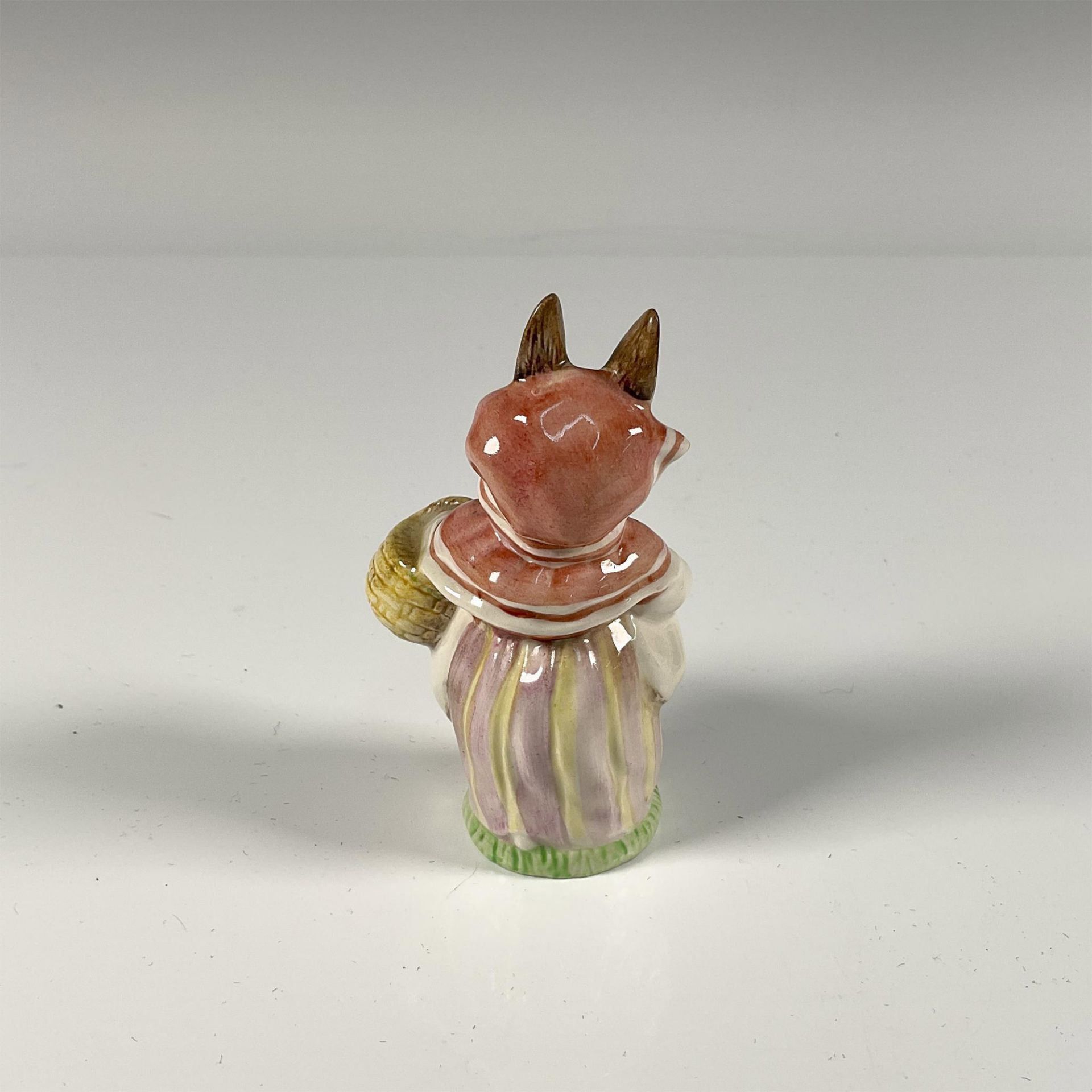 Beswick Beatrix Potter Figurine, Mrs. Rabbit - Bild 2 aus 3