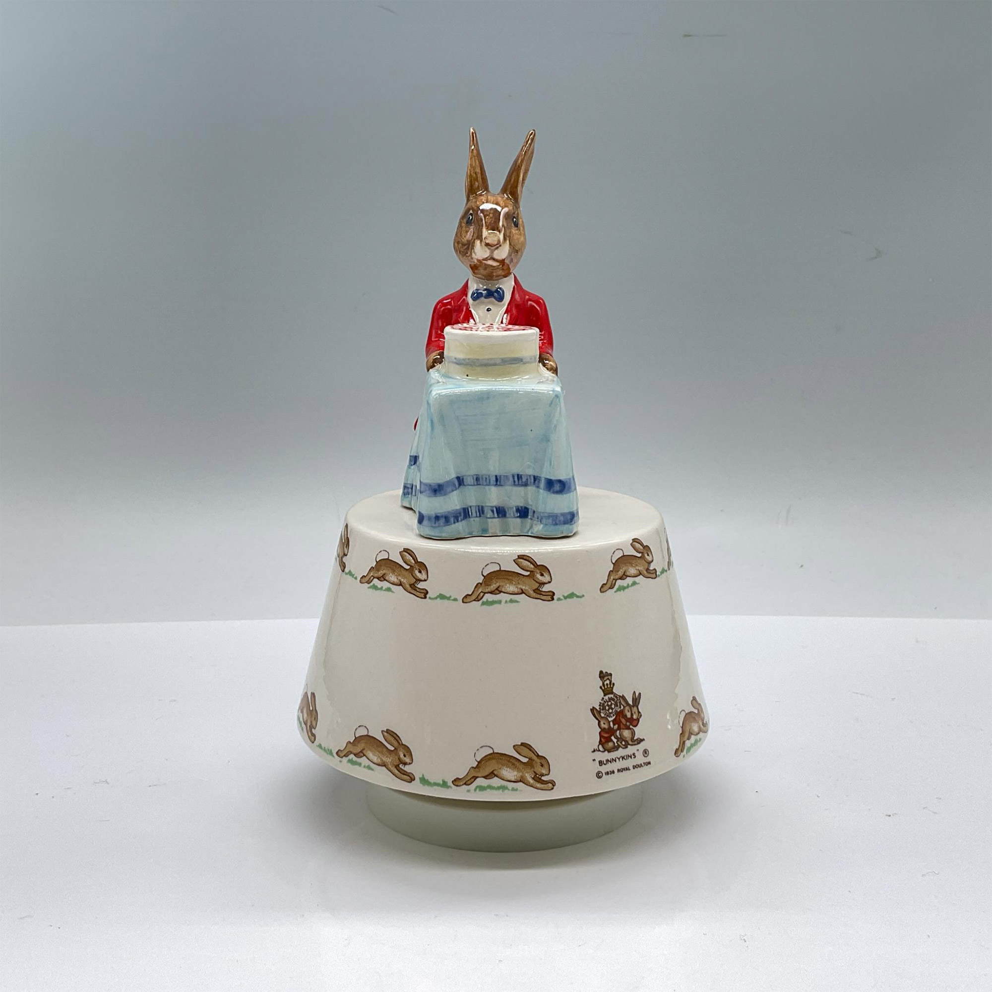 Royal Doulton Bunnykins Music Box, Happy Birthday DB21