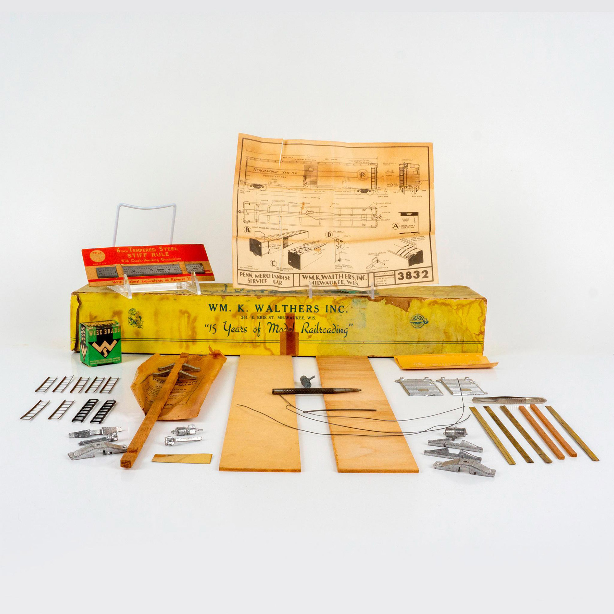 Vintage Walthers Models Railroads Train Kit Box with Parts