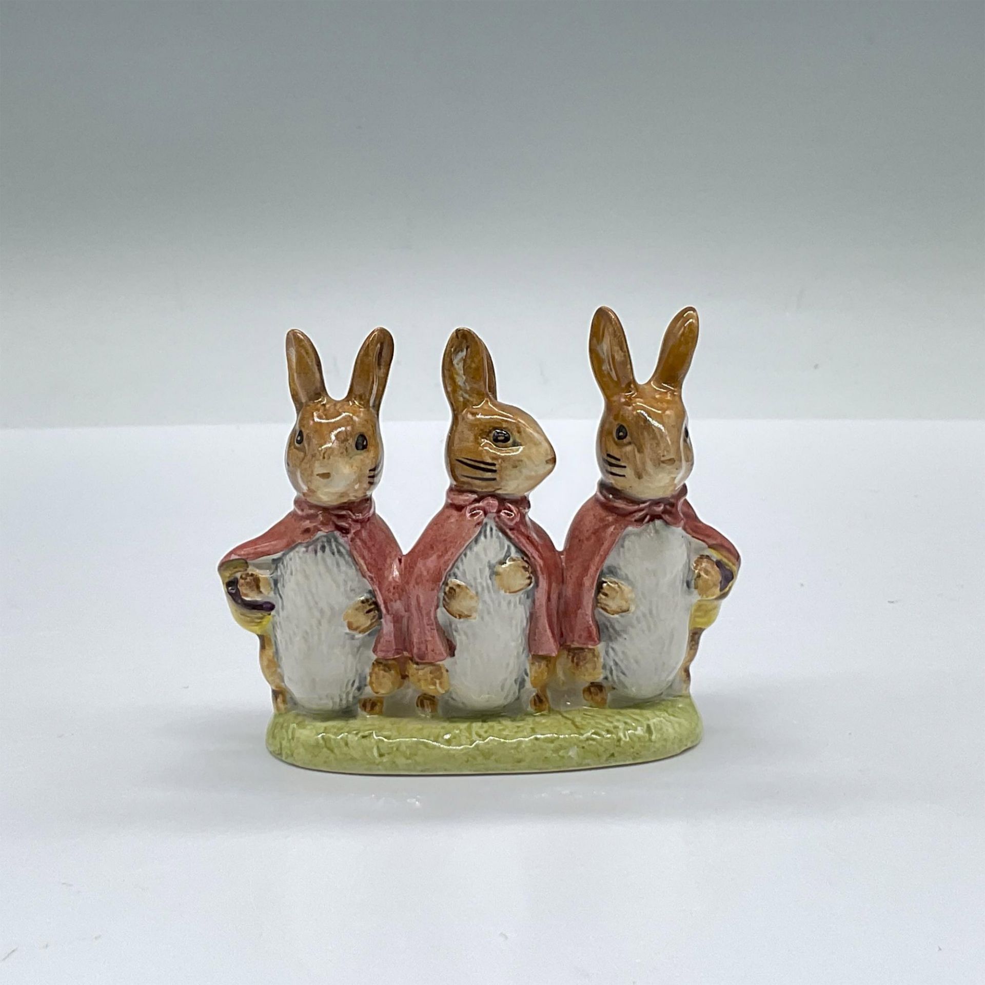 Beatrix Potter Figurine, Flopsy Mopsy & Cottontail