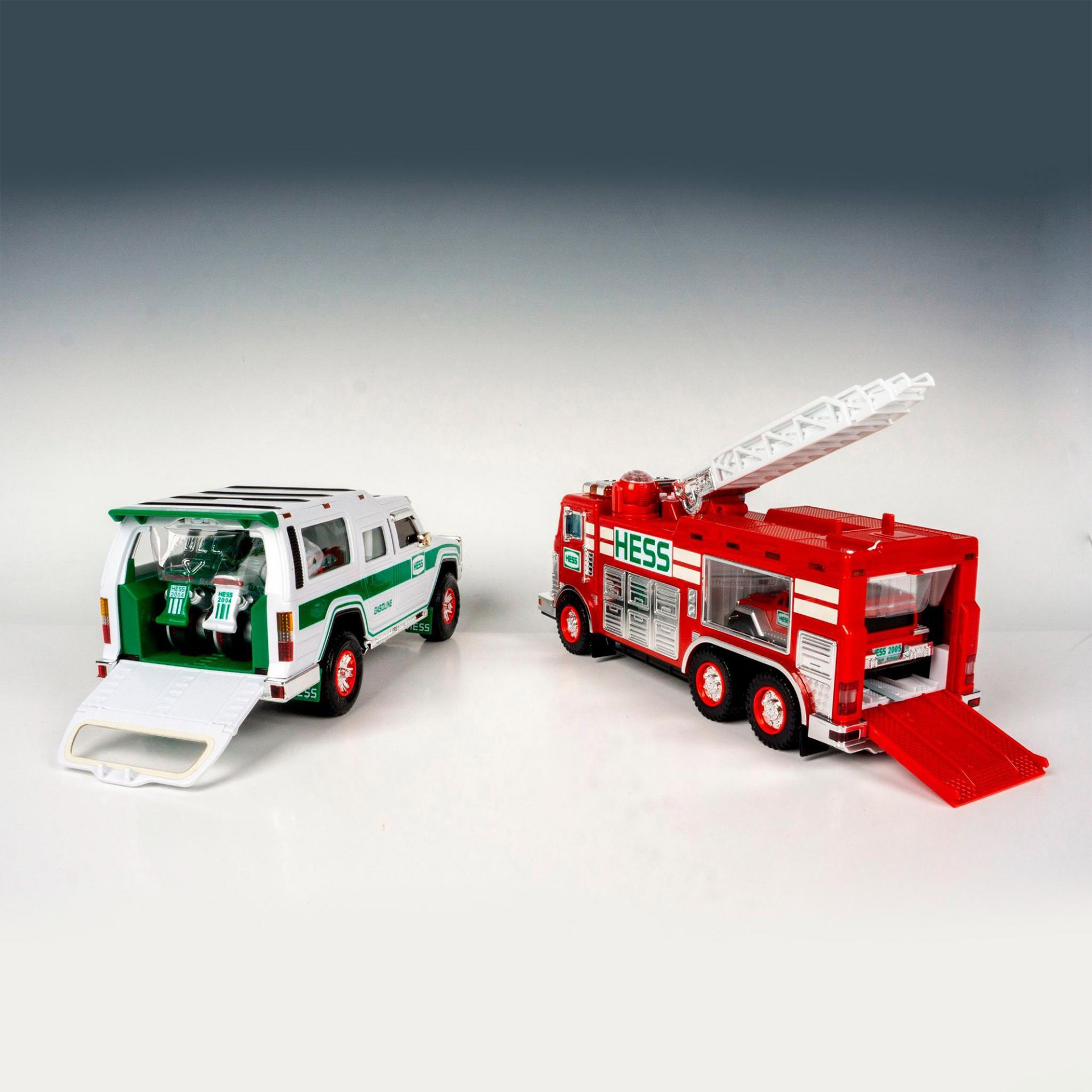 2pc Hess Toy SUV and Truck Collectible - Image 2 of 3