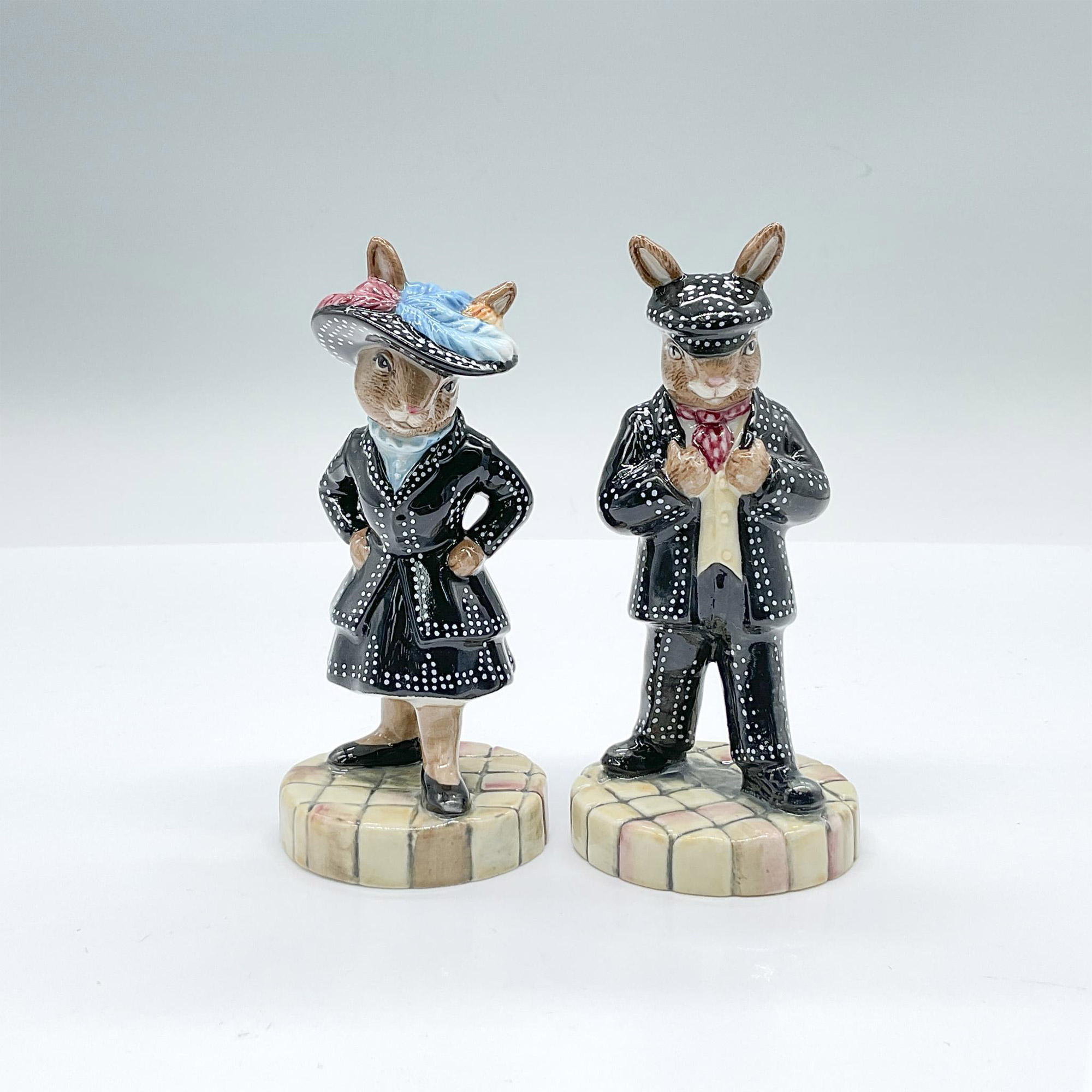 2pc Royal Doulton Bunnykins Figurines, Pearly King & Queen DB411/12