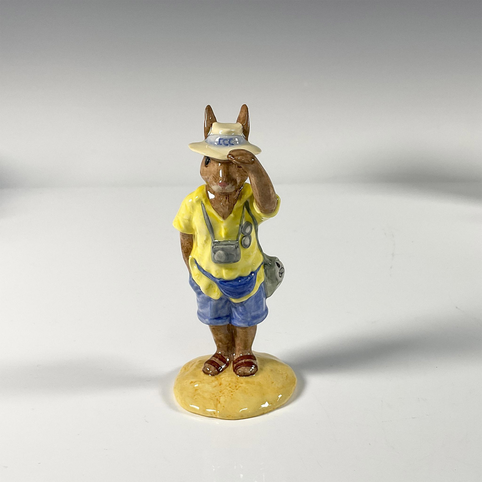 Royal Doulton Bunnykins Figurine, Tourist DB190