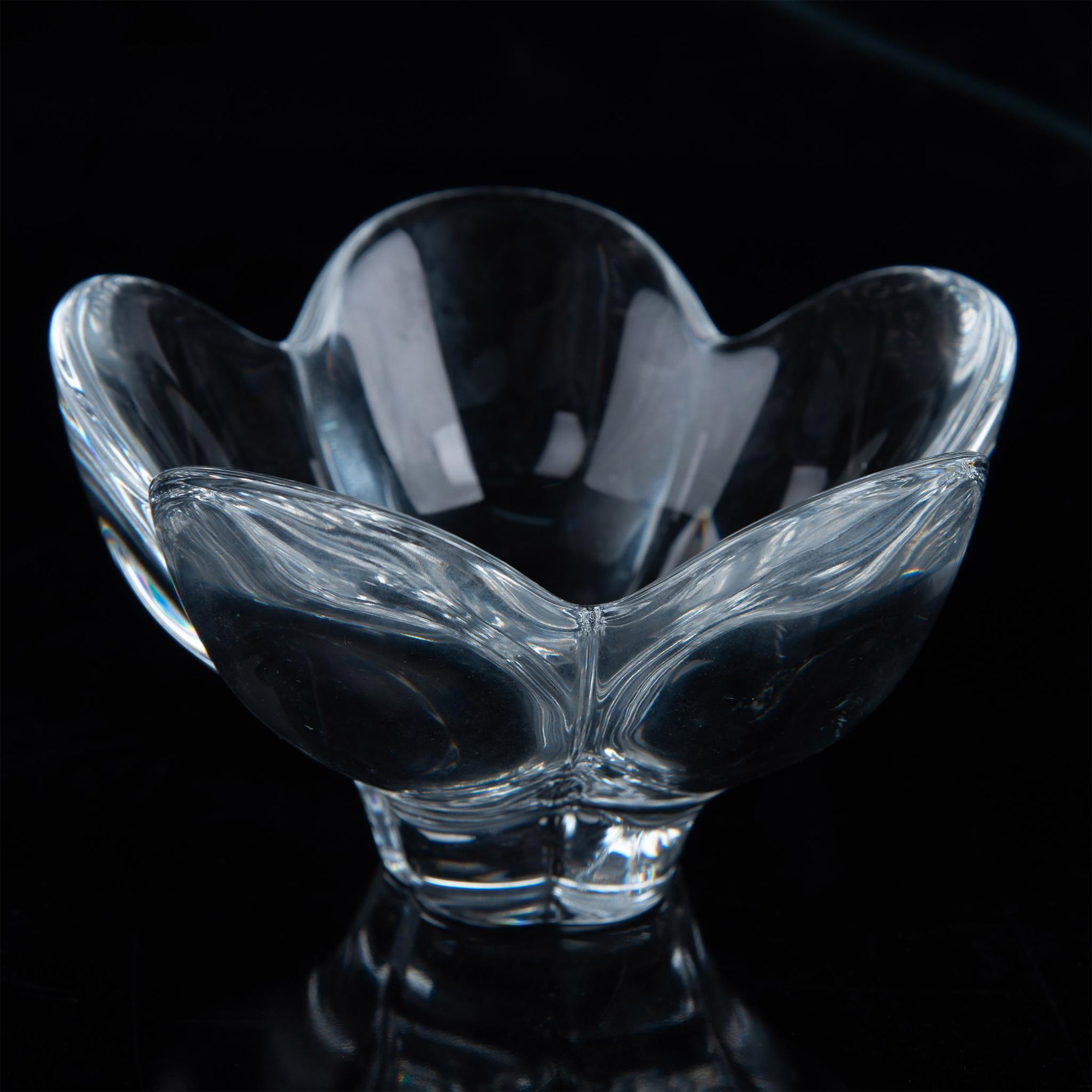 Tiffany & Co, Small Crystal Bowl, Lotus Flower - Image 2 of 4