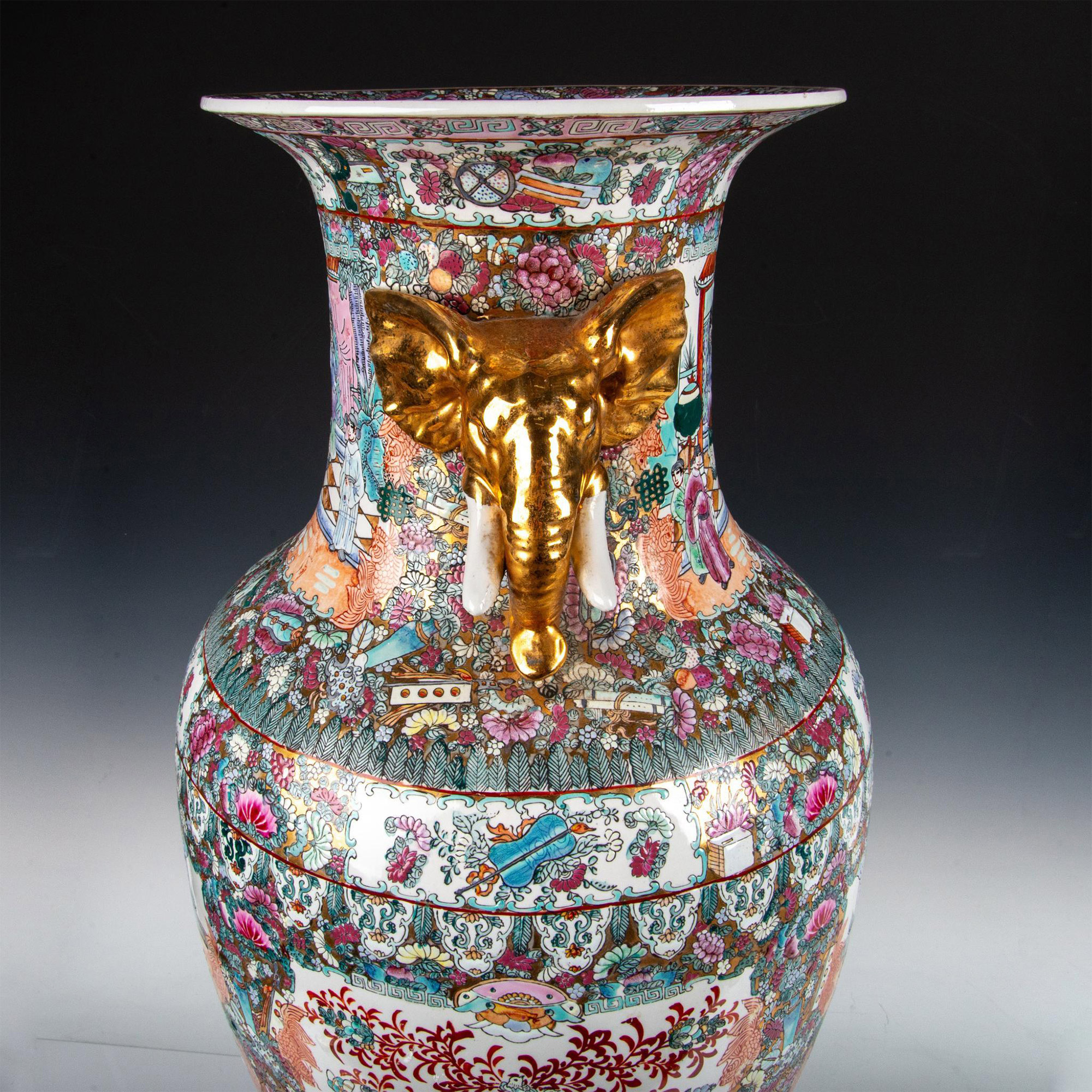 Chinese Porcelain Rose Medallion Vase with Gilt Handles on Wooden Base - Image 15 of 20