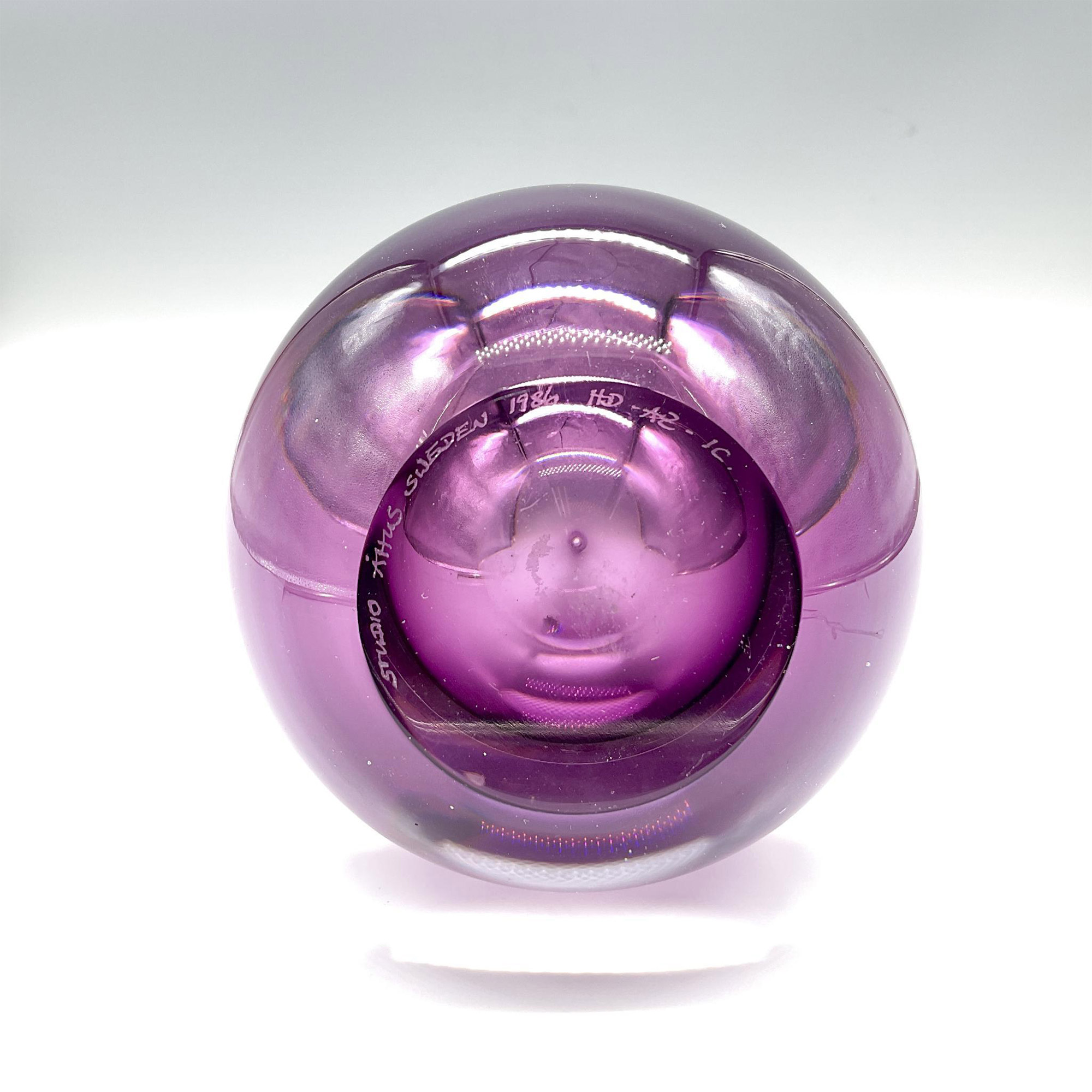 Vintage Studio Ahus Sweden Art Glass Amethyst Vase - Image 3 of 3