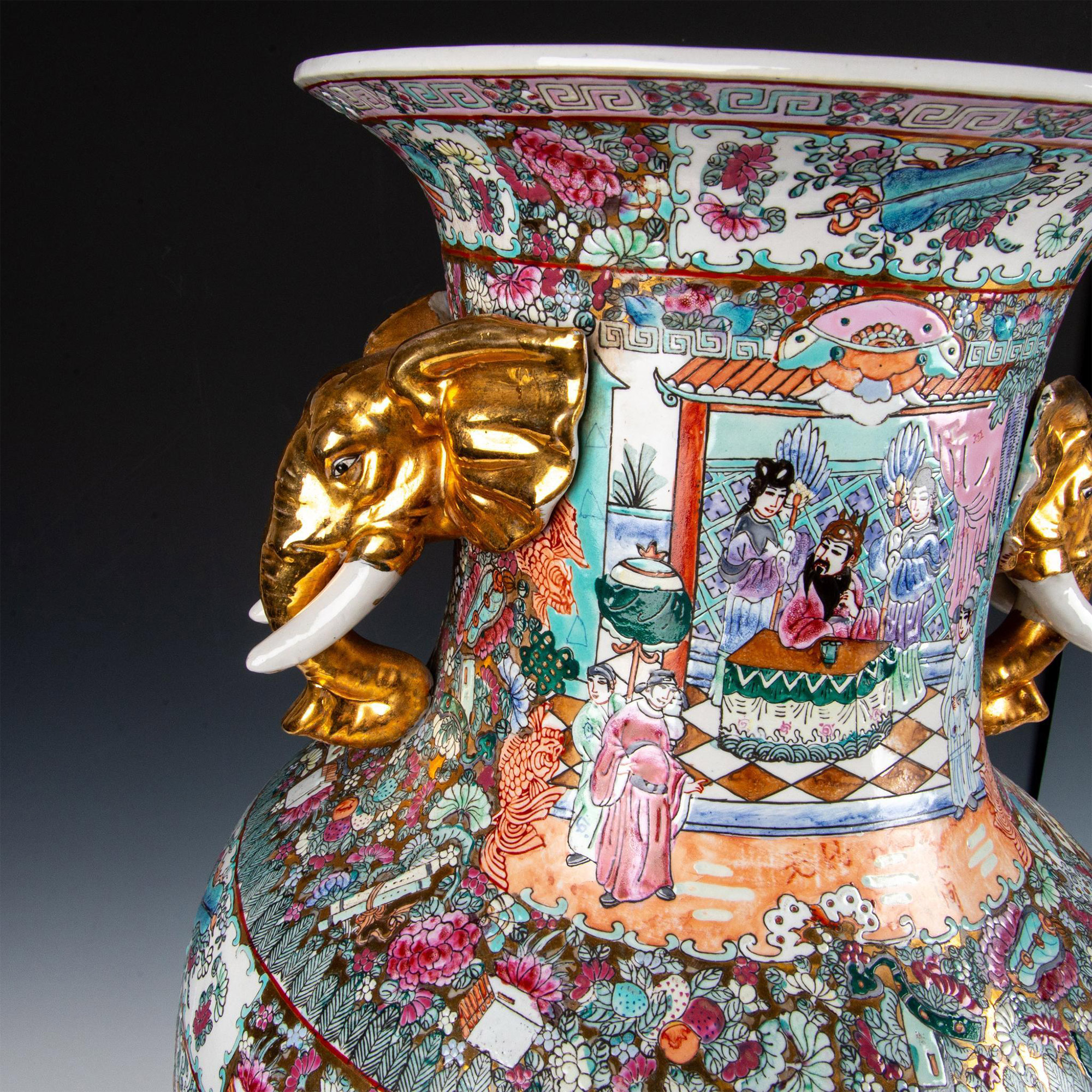 Chinese Porcelain Rose Medallion Vase with Gilt Handles on Wooden Base - Image 18 of 20