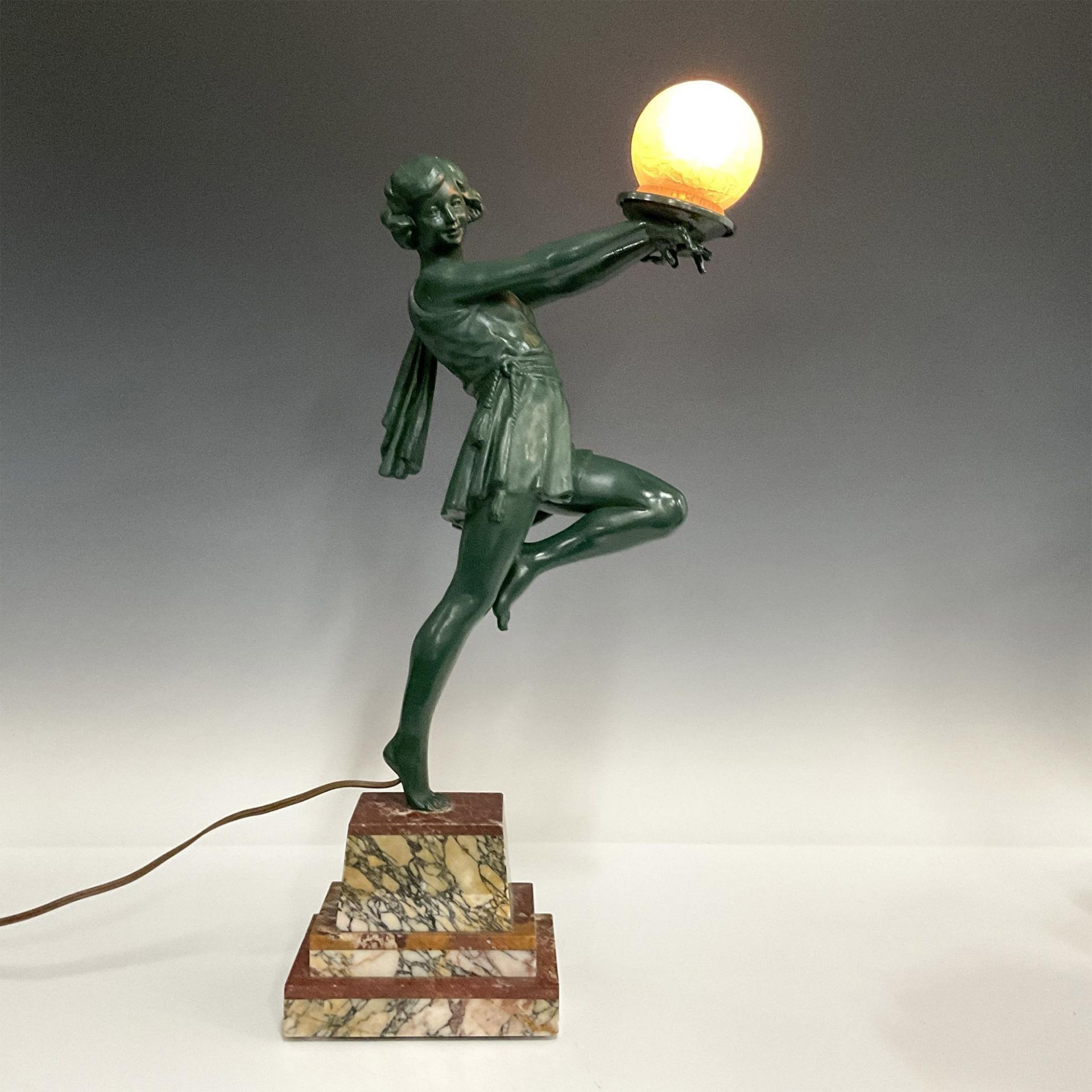 Art Deco Lamp Carlier, Lady Holding A Ball - Image 4 of 4