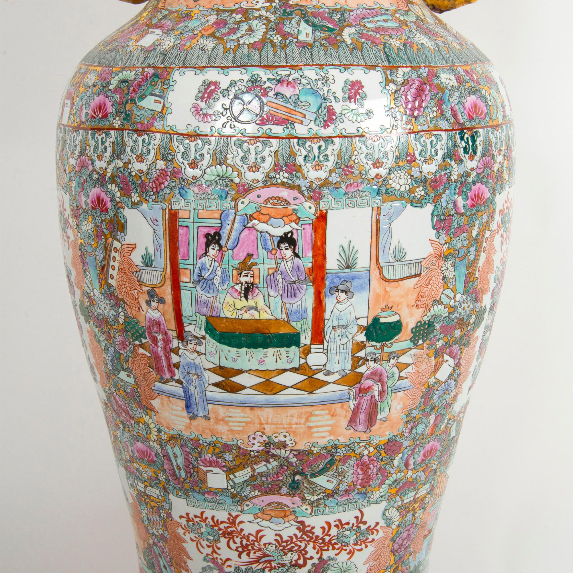 Chinese Porcelain Rose Medallion Vase with Gilt Handles on Wooden Base - Image 8 of 20