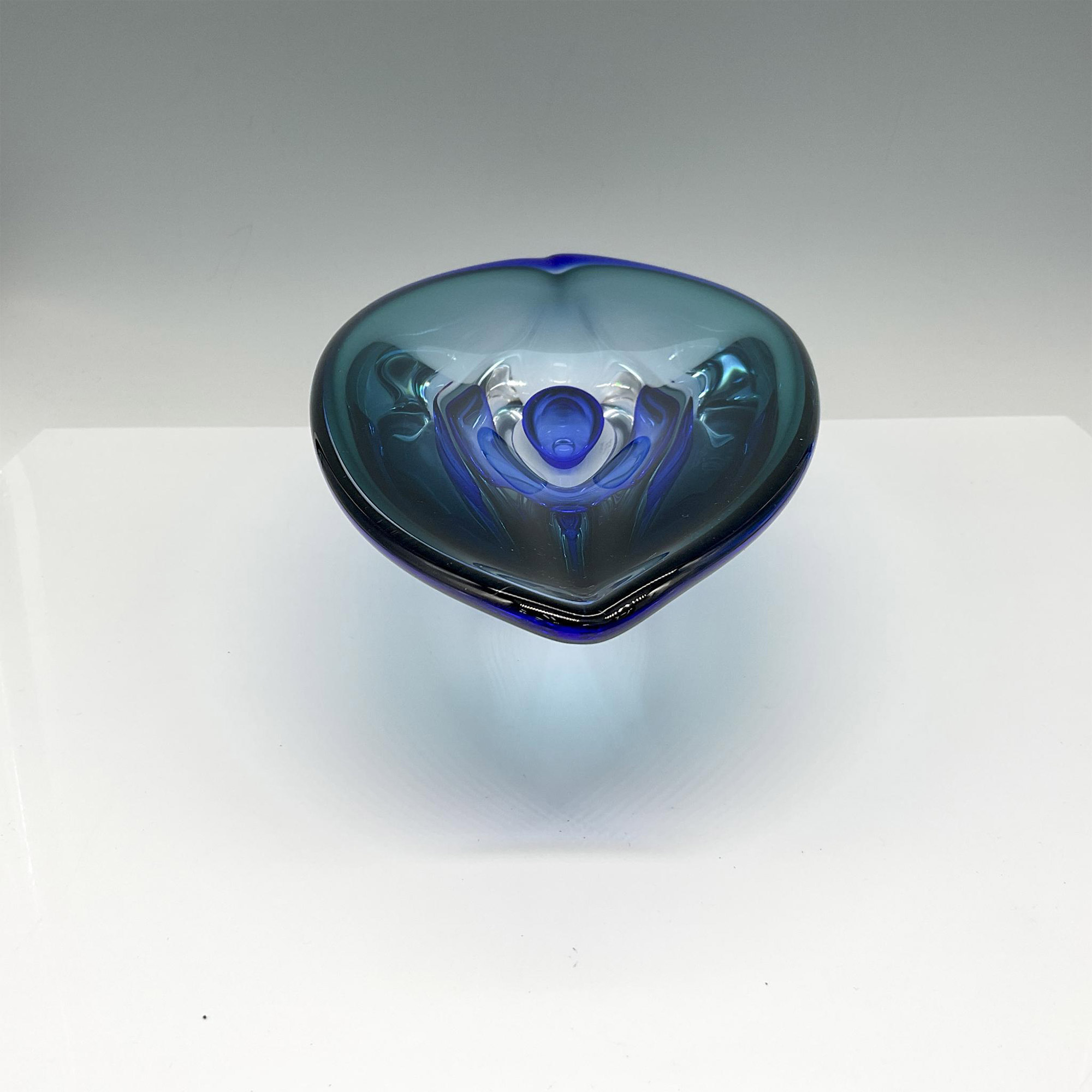 Goran Warff for Kosta Boda Crystal Centerpiece Dish, Signed - Image 3 of 4