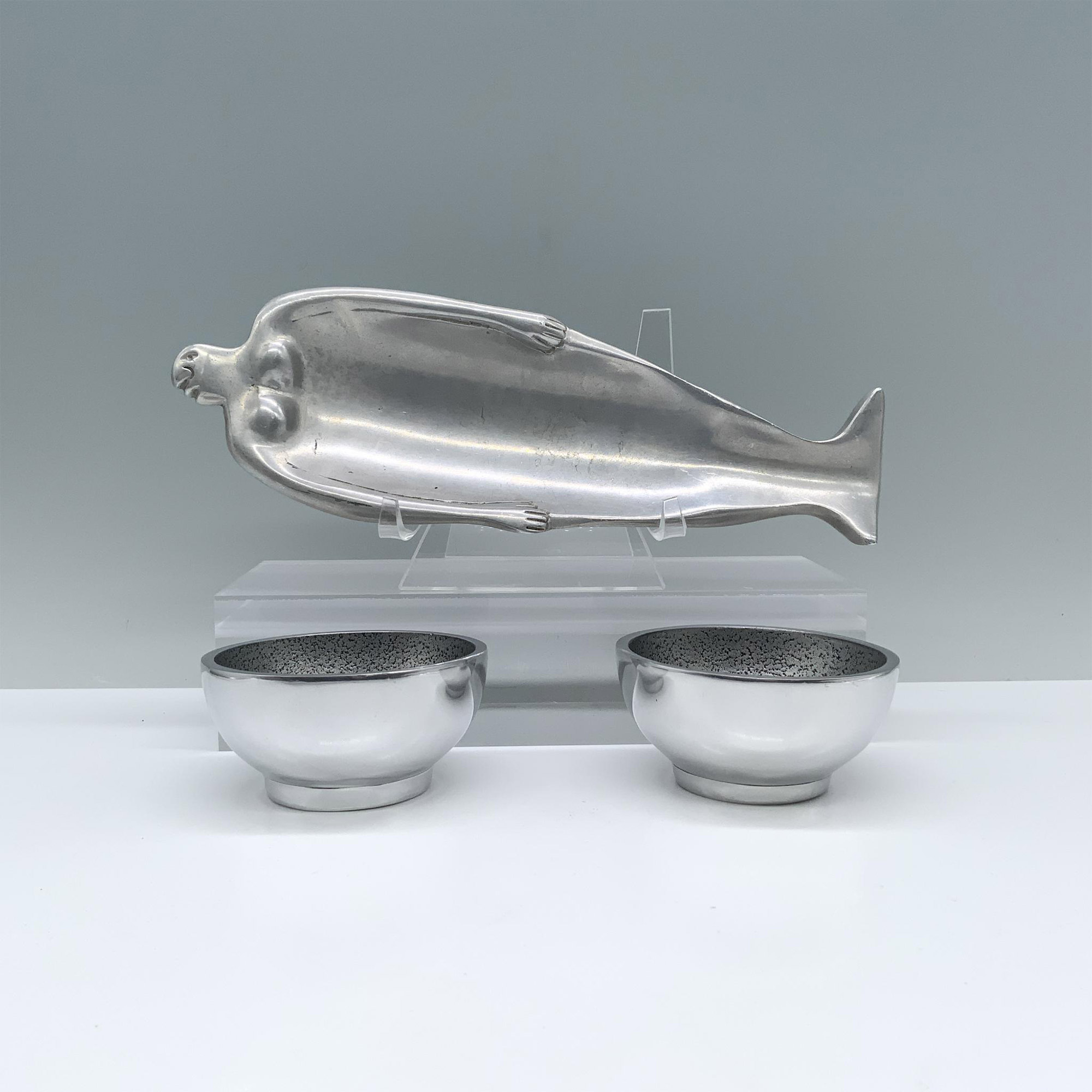 3pc Carrol Boyes Style Man Spoon Rest and Bowls - Image 2 of 3