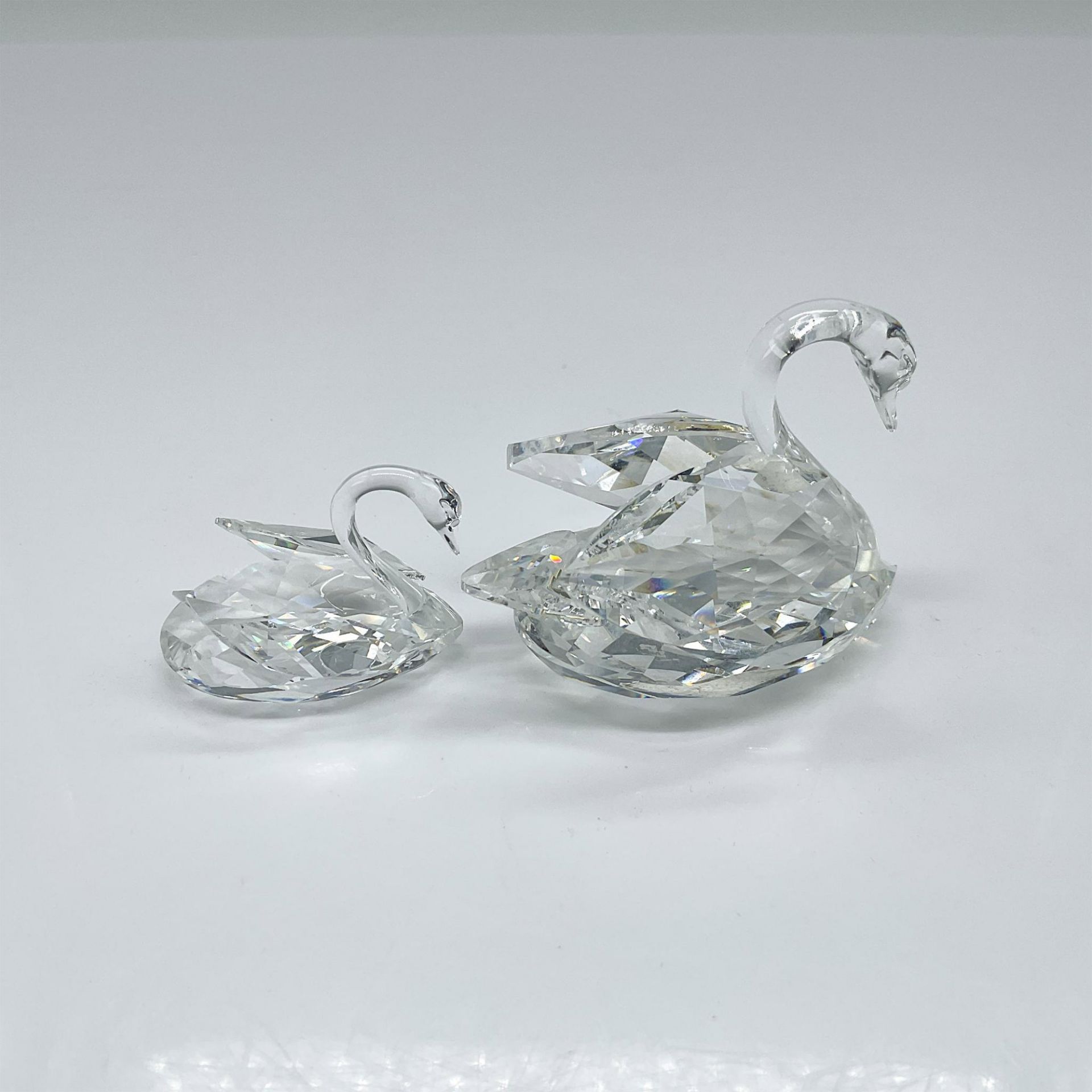 2pc Swarovski Crystal Figurines, Swans Large and Small - Image 2 of 4
