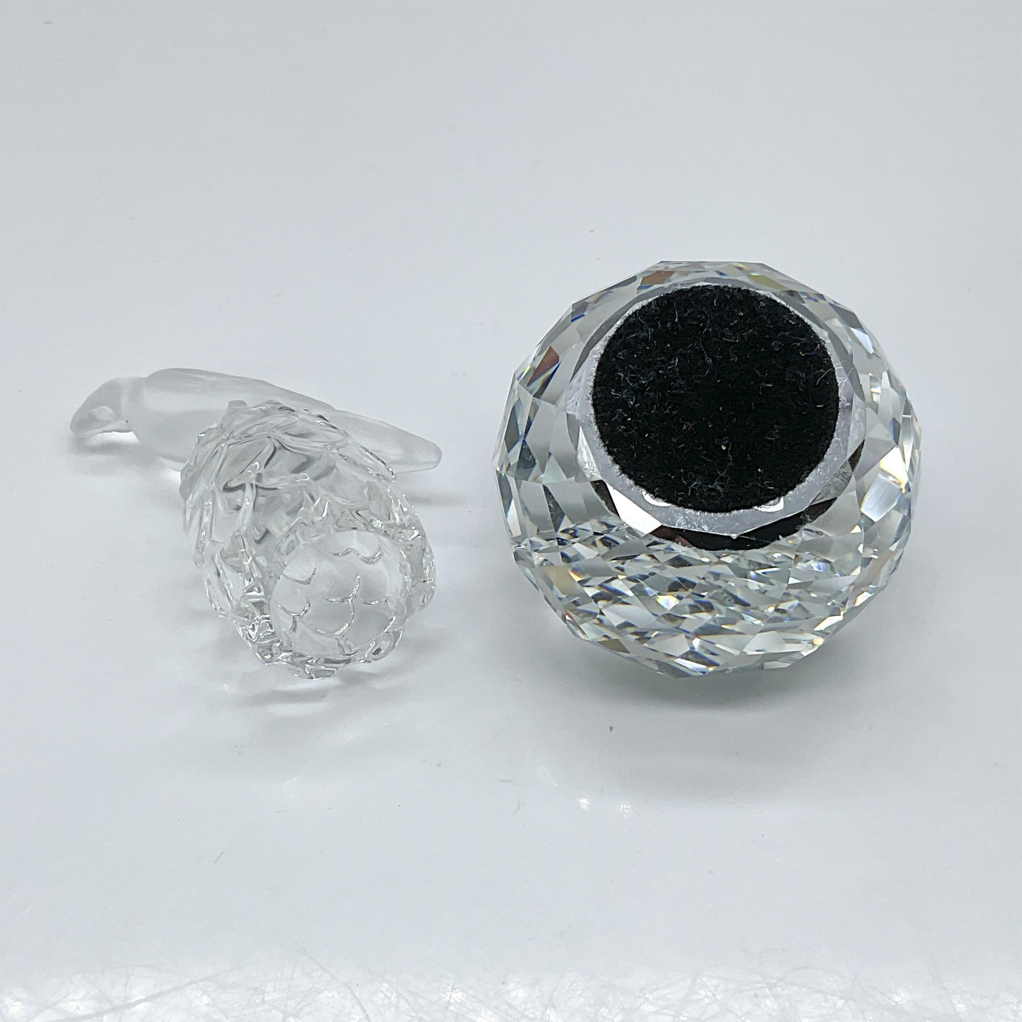 2pc Swarovski Crystal Figurines, Parrot Thimble, Paperweight - Image 3 of 4