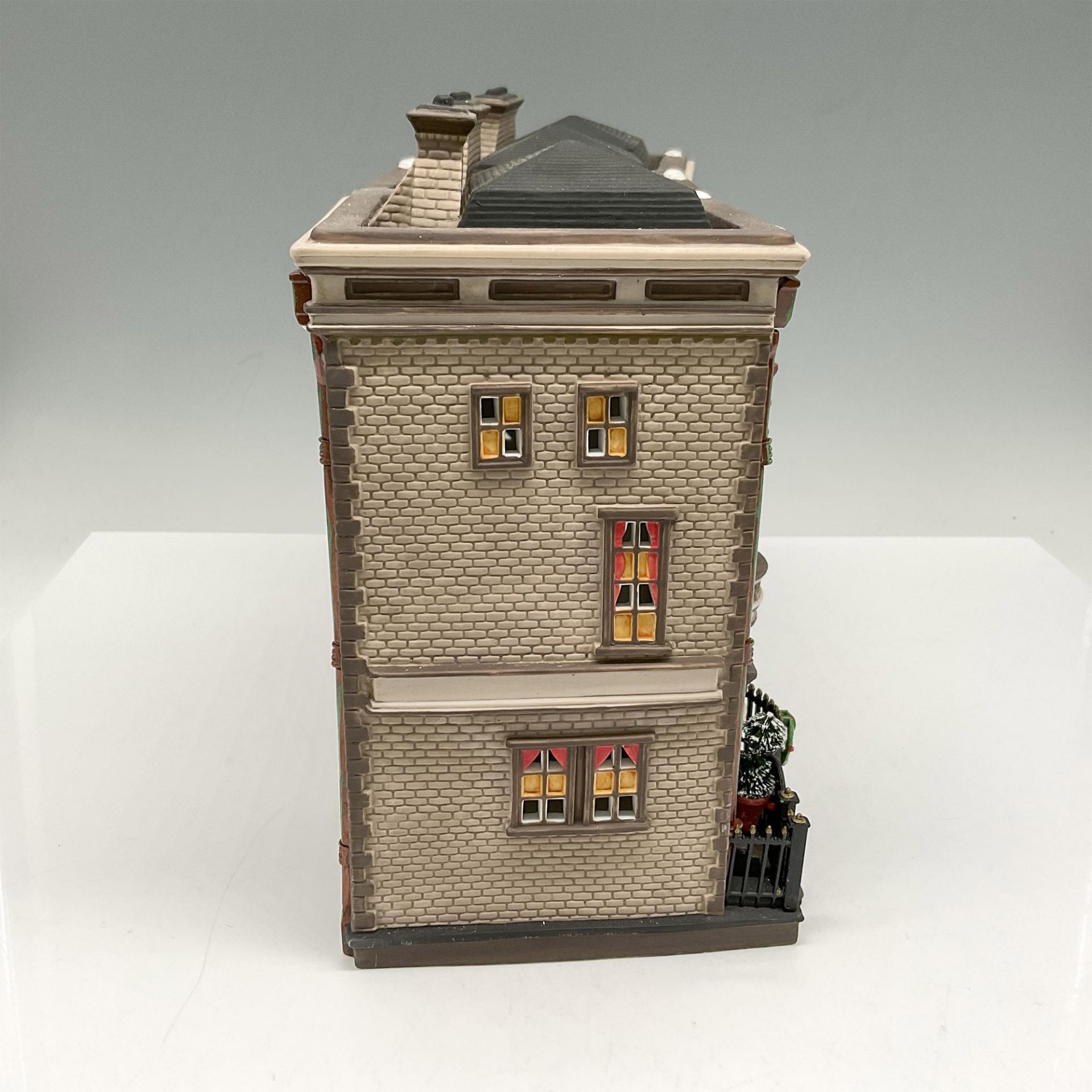 Department 56 Porcelain Dickens' Village Series, Mulberrie Court - Image 2 of 5