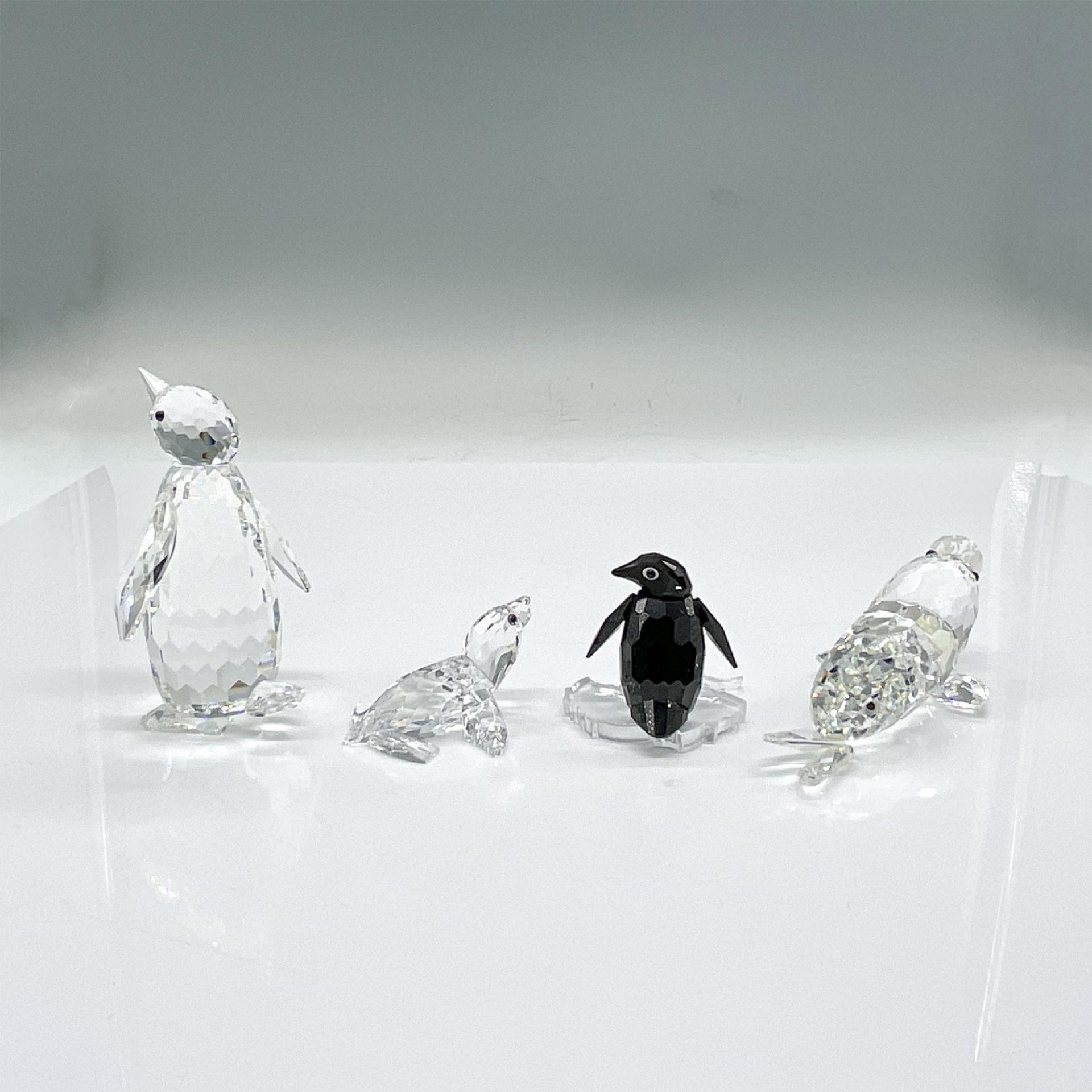 5pc Swarovski Crystal Figurines, Arctic Friends + Base - Bild 2 aus 4