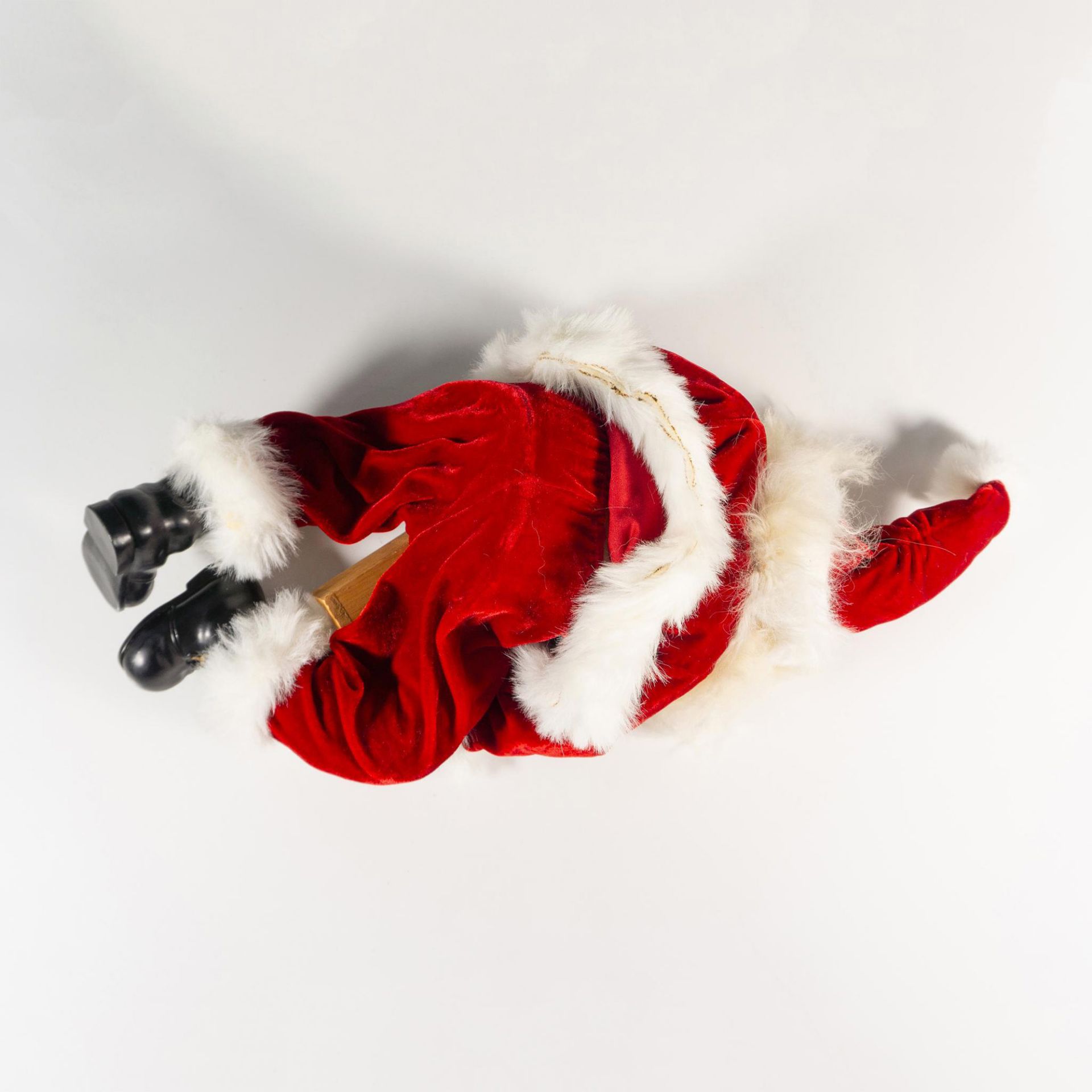 Sitting Santa, Waiting for the Time - Image 4 of 5