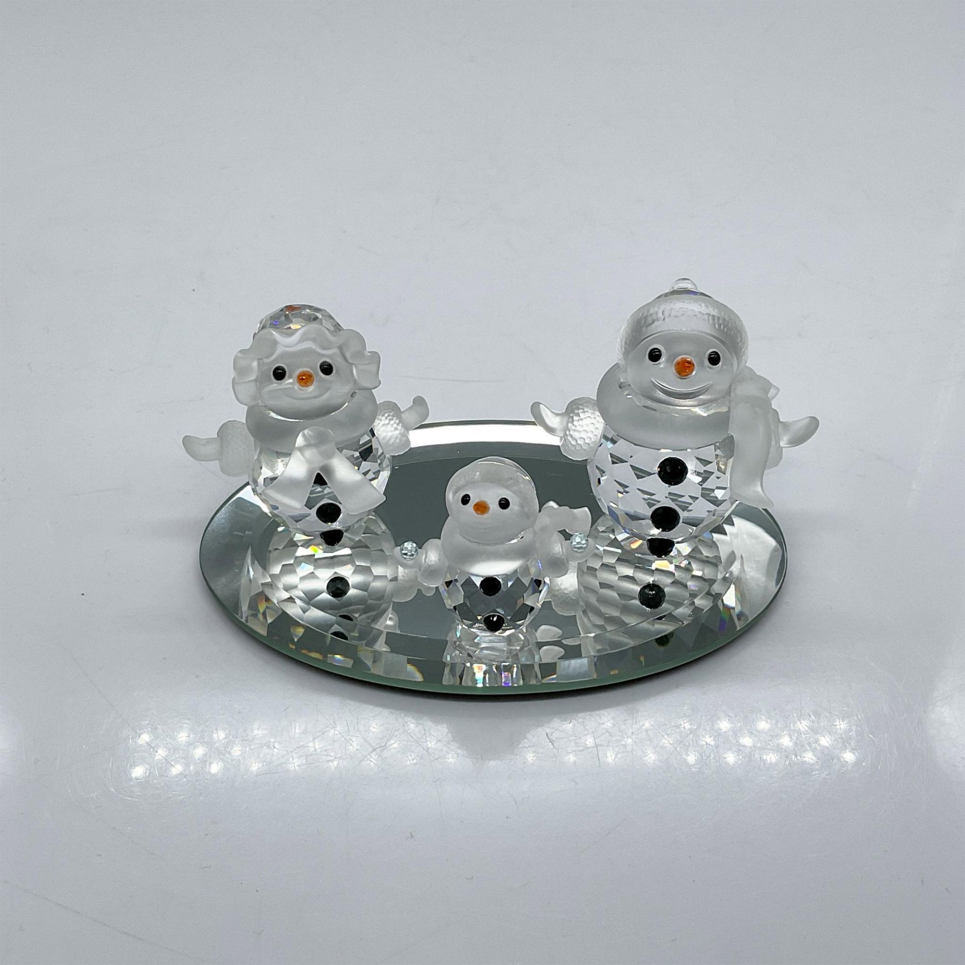 4pc Swarovski Crystal Figurines, Snow Family + Base - Bild 2 aus 4