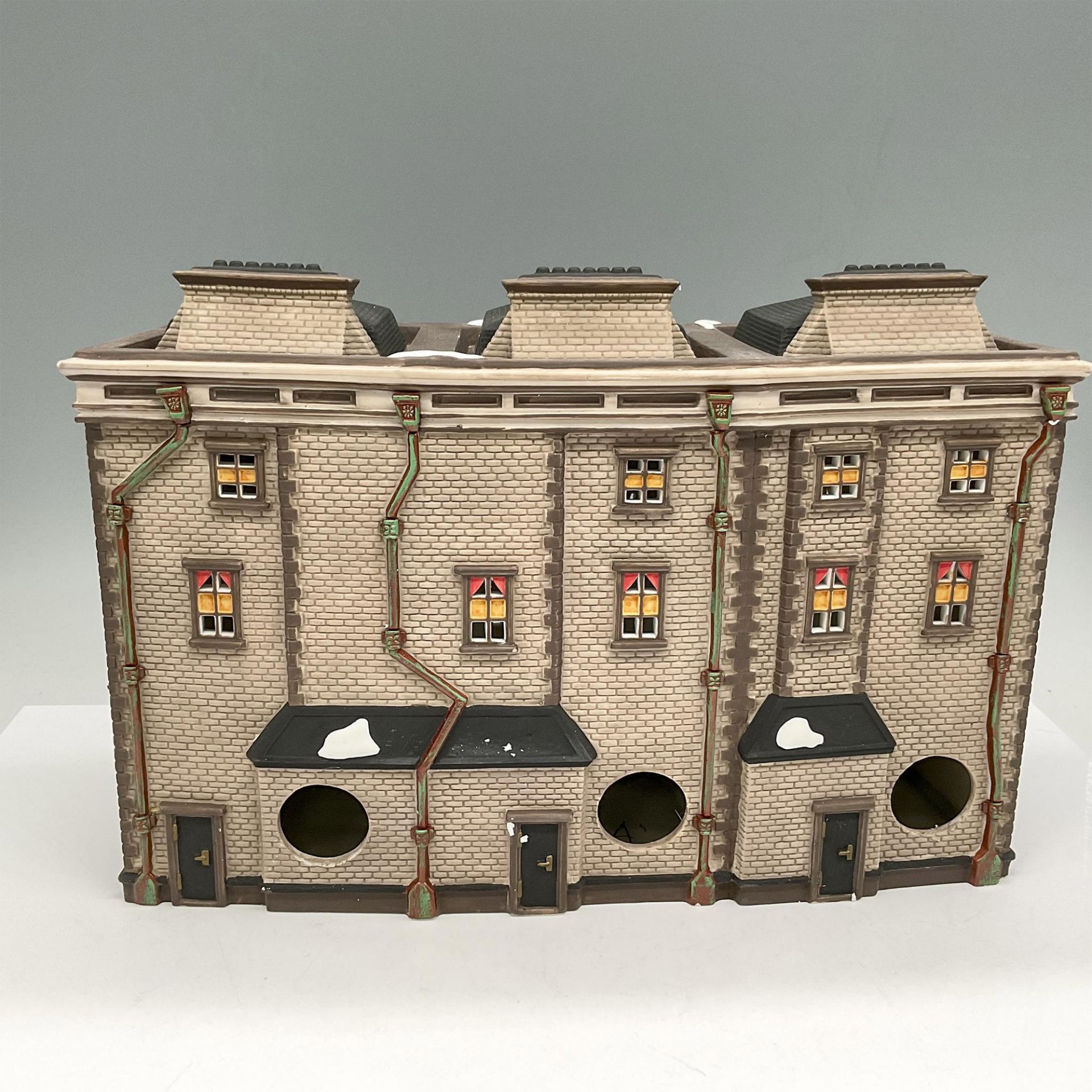 Department 56 Porcelain Dickens' Village Series, Mulberrie Court - Image 3 of 5