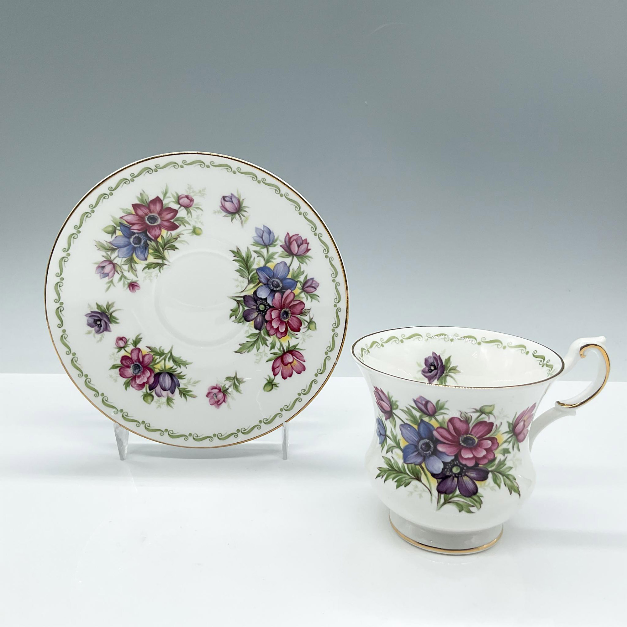 Royal Dover Bone China Tea Cup and Saucer Set, Floral - Image 3 of 4