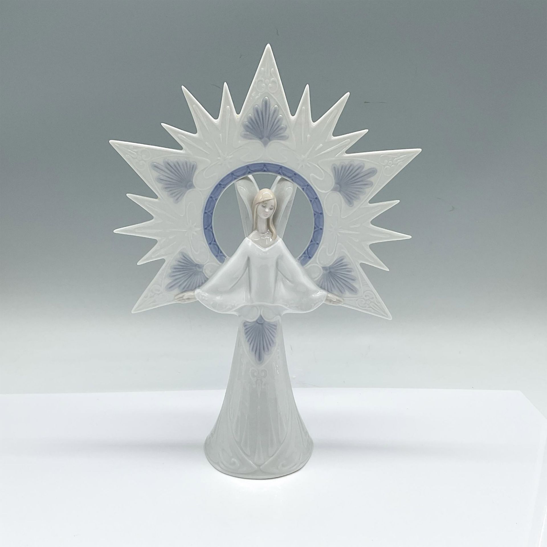 Angel of Light 1006501 - Lladro Porcelain Tree Topper