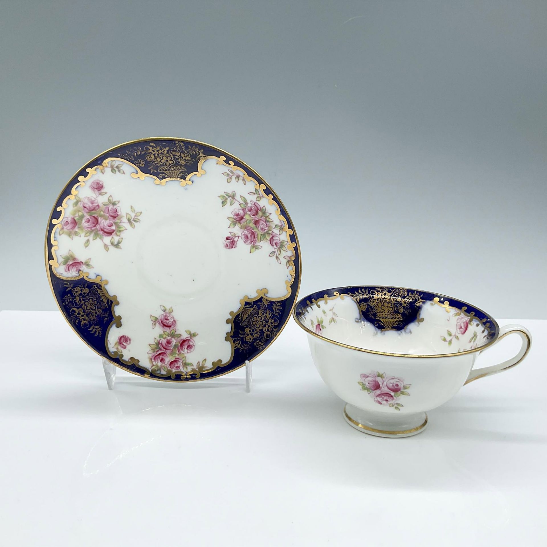 Balmoral Bone China Tea Cup and Saucer Set - Image 2 of 3