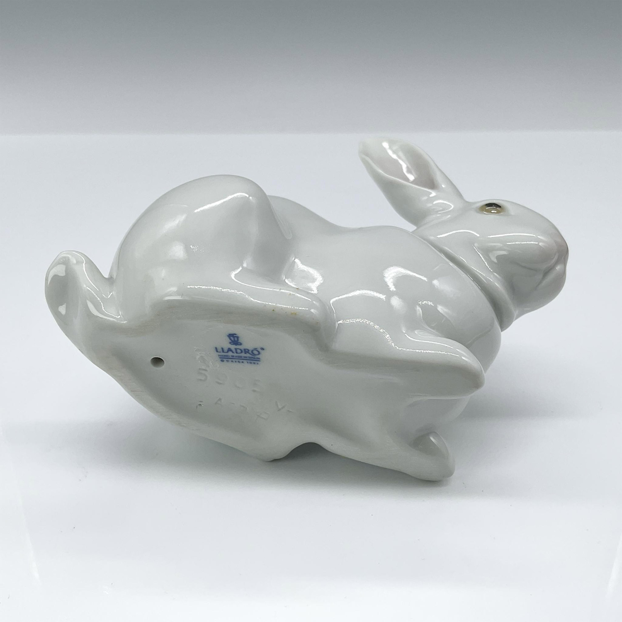 Attentive Bunny 1005905 - Lladro Porcelain Figurine - Image 3 of 3