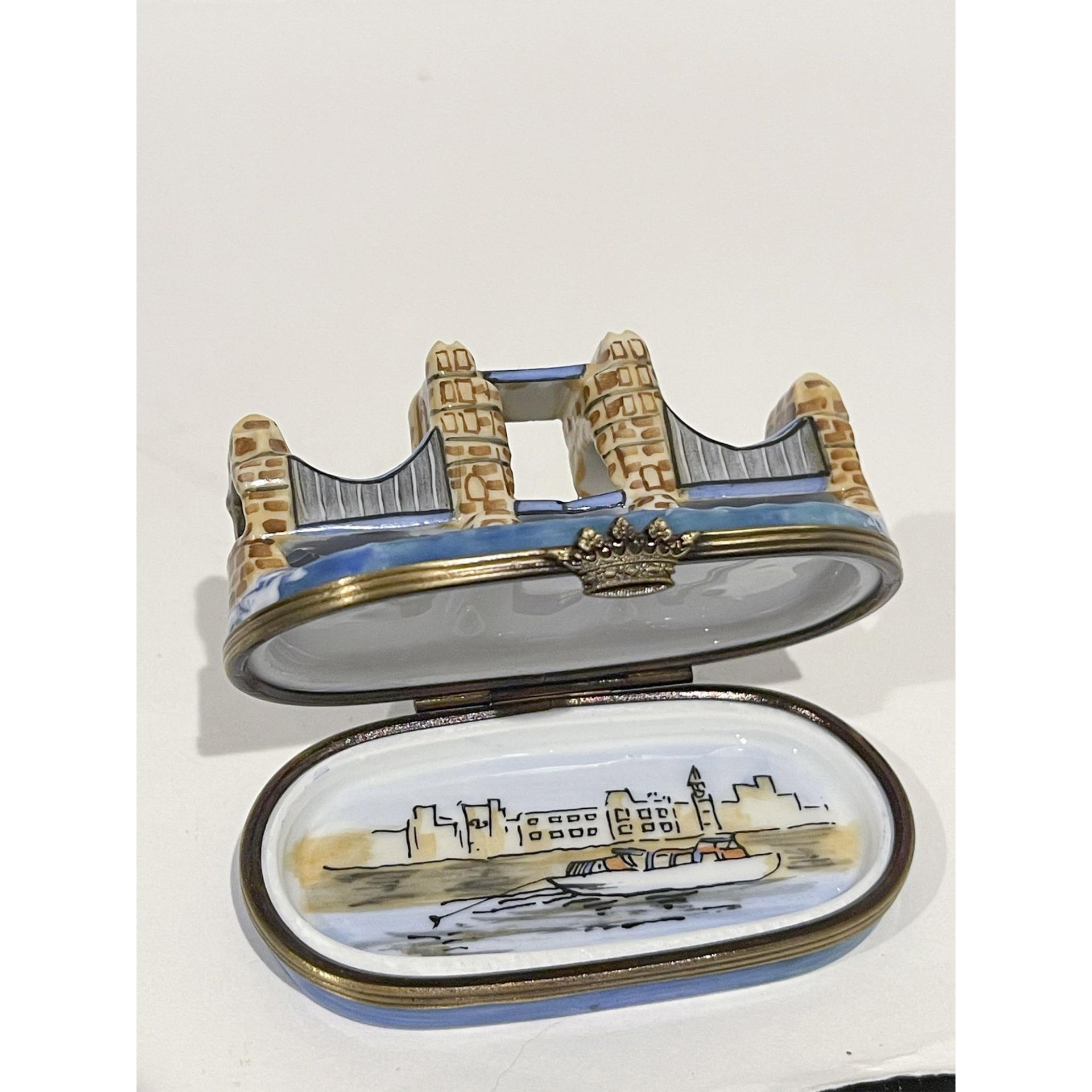 Rare Limoges Keepsake Box, London Tower Bridge GR Initialed - Bild 3 aus 4