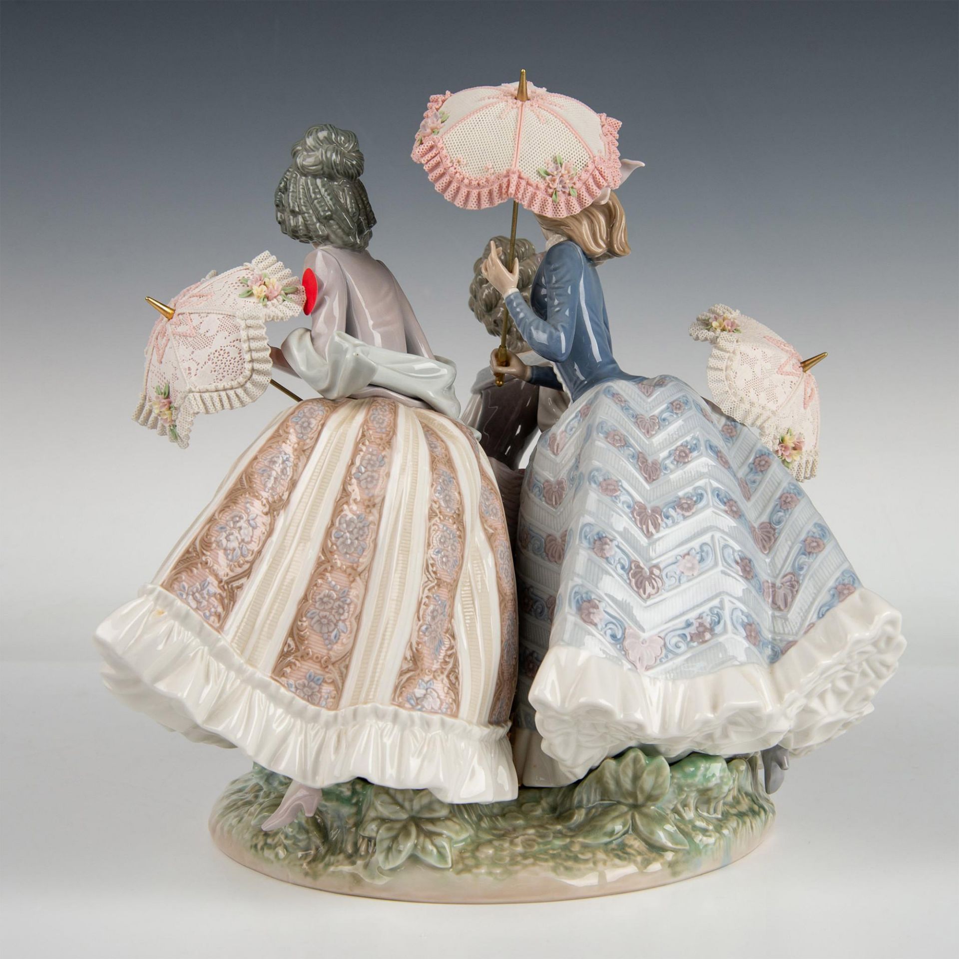 Three Sisters 1001492 - Lladro Porcelain Figurine - Image 4 of 7