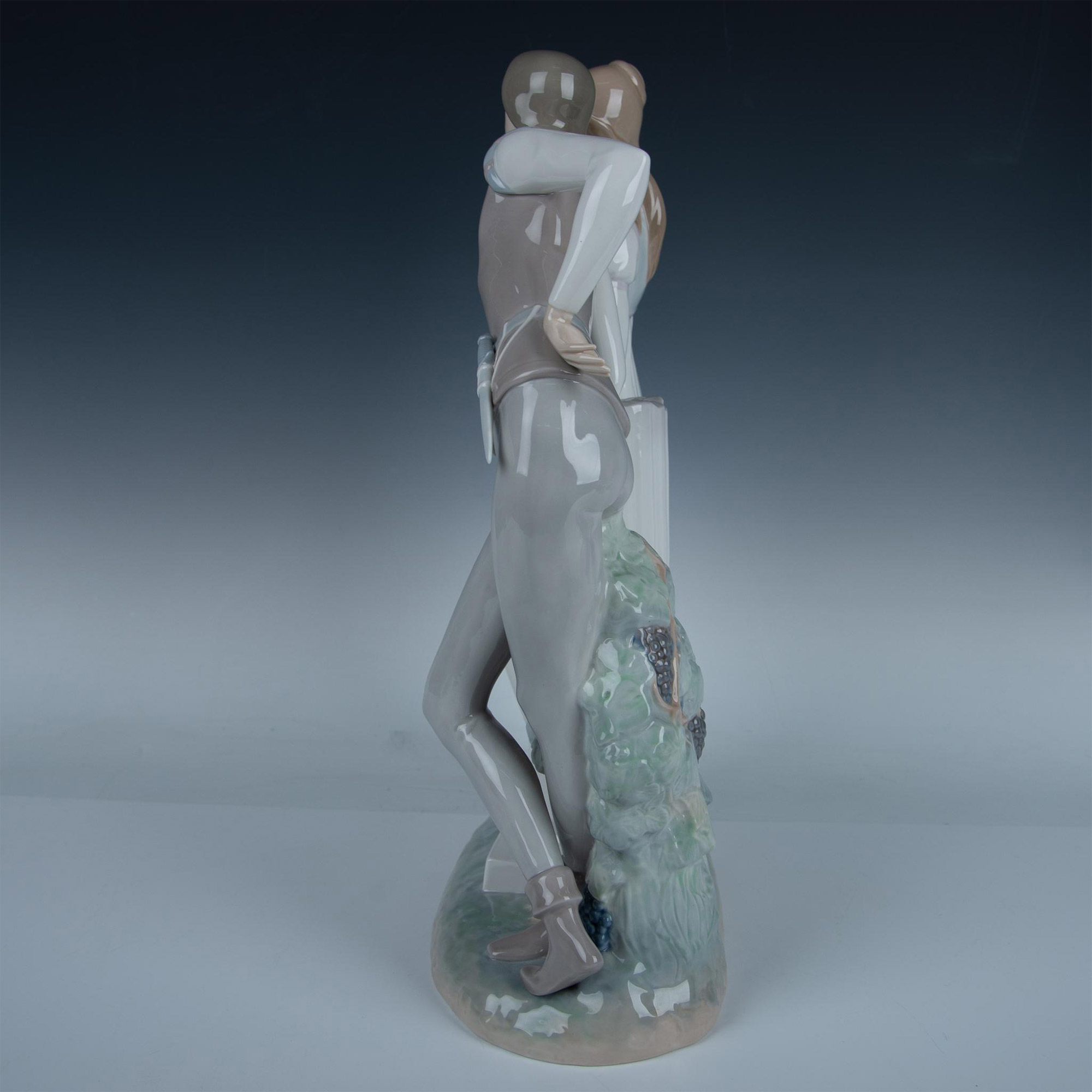 Romeo and Juliet 1004750 - Lladro Porcelain Figurine - Image 6 of 9