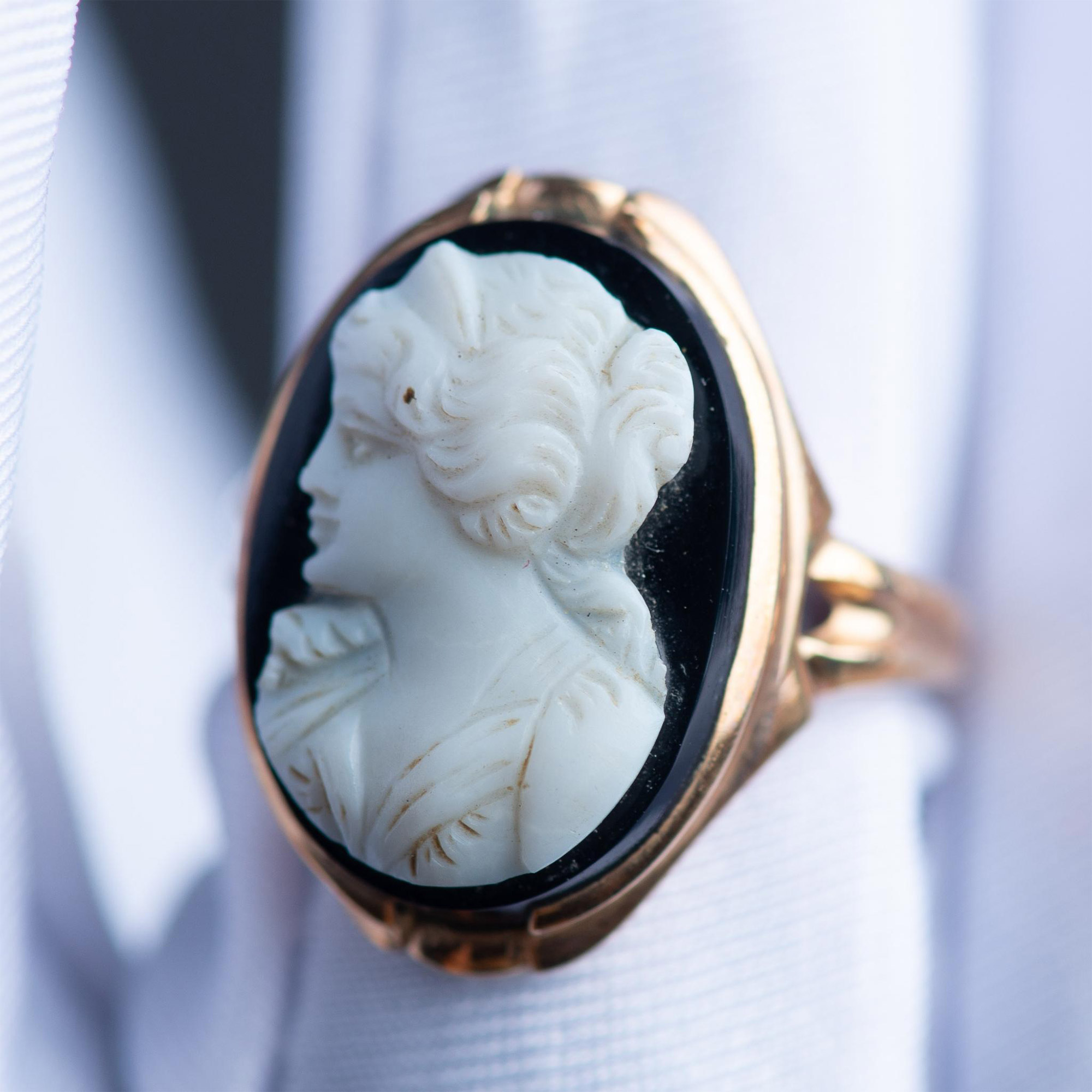 Beautiful Vintage 10K Gold Cameo Ring - Image 7 of 8
