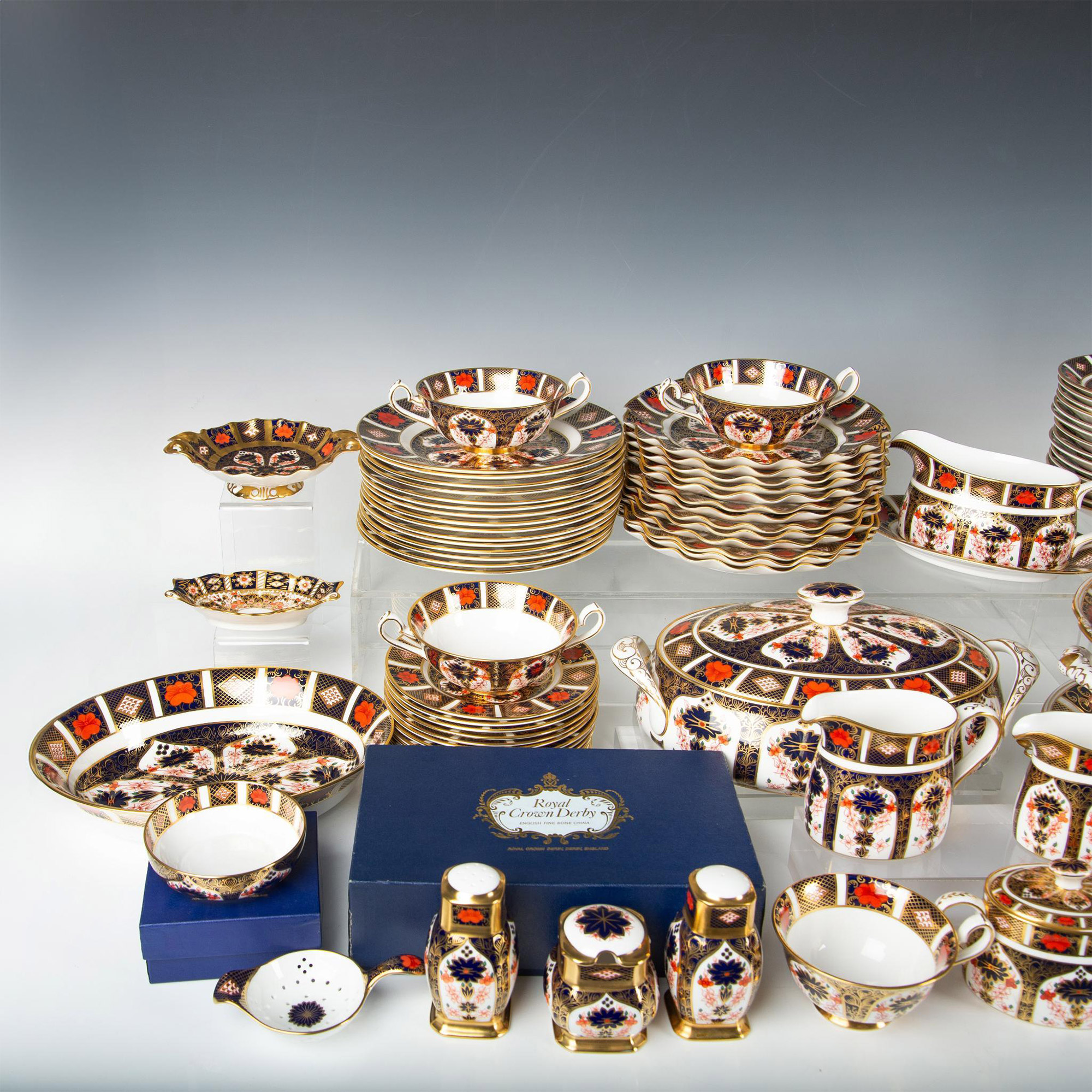 132pc Royal Crown Derby Dining Set, Old Imari - Image 2 of 8