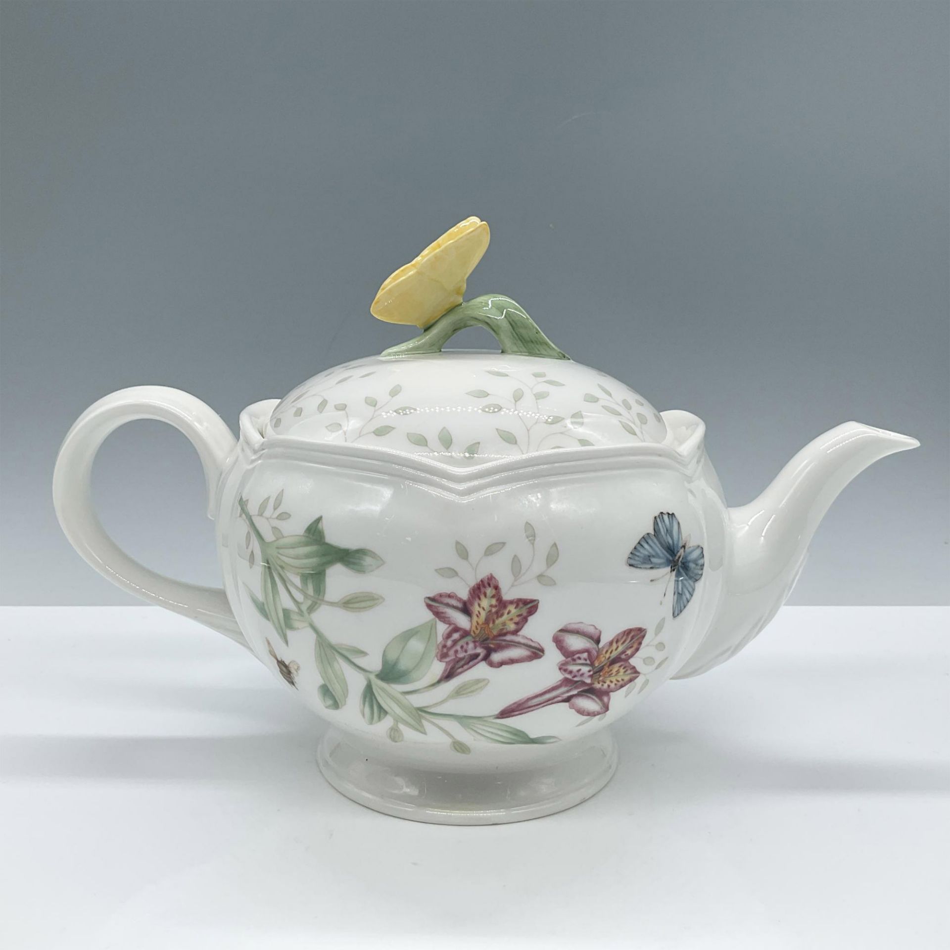 Lenox Porcelain Lidded Tea Pot, Butterfly Meadow Collection